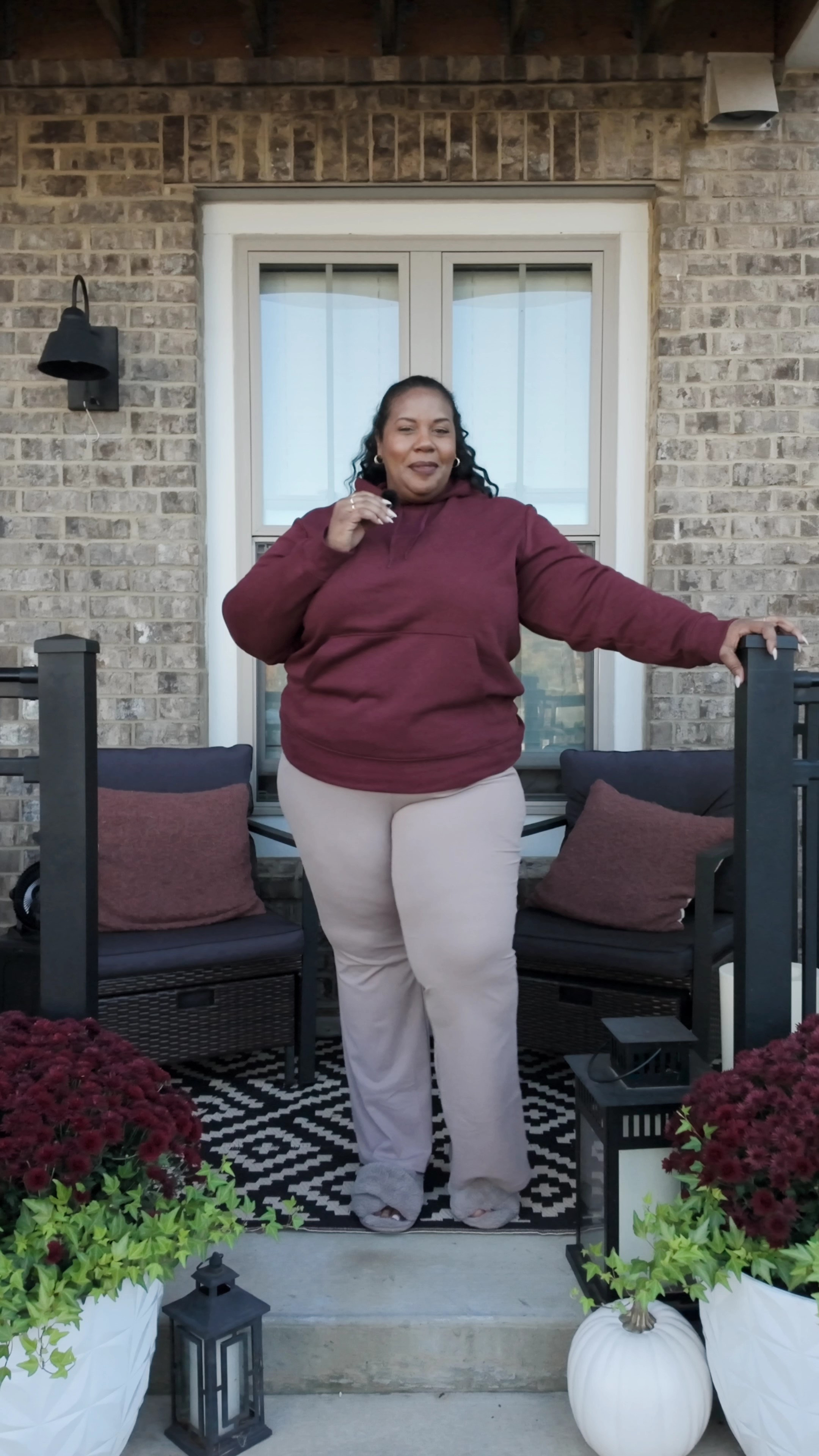 Fall = Cozy Season!Yoga pants will always be included in my lounge wear arsenal! These are plussize friendly and for referance....im 5"7'.Comment "SHOP" to shop this look!

#LTKOver40 #LTKFindsUnder50 #LTKPlusSize