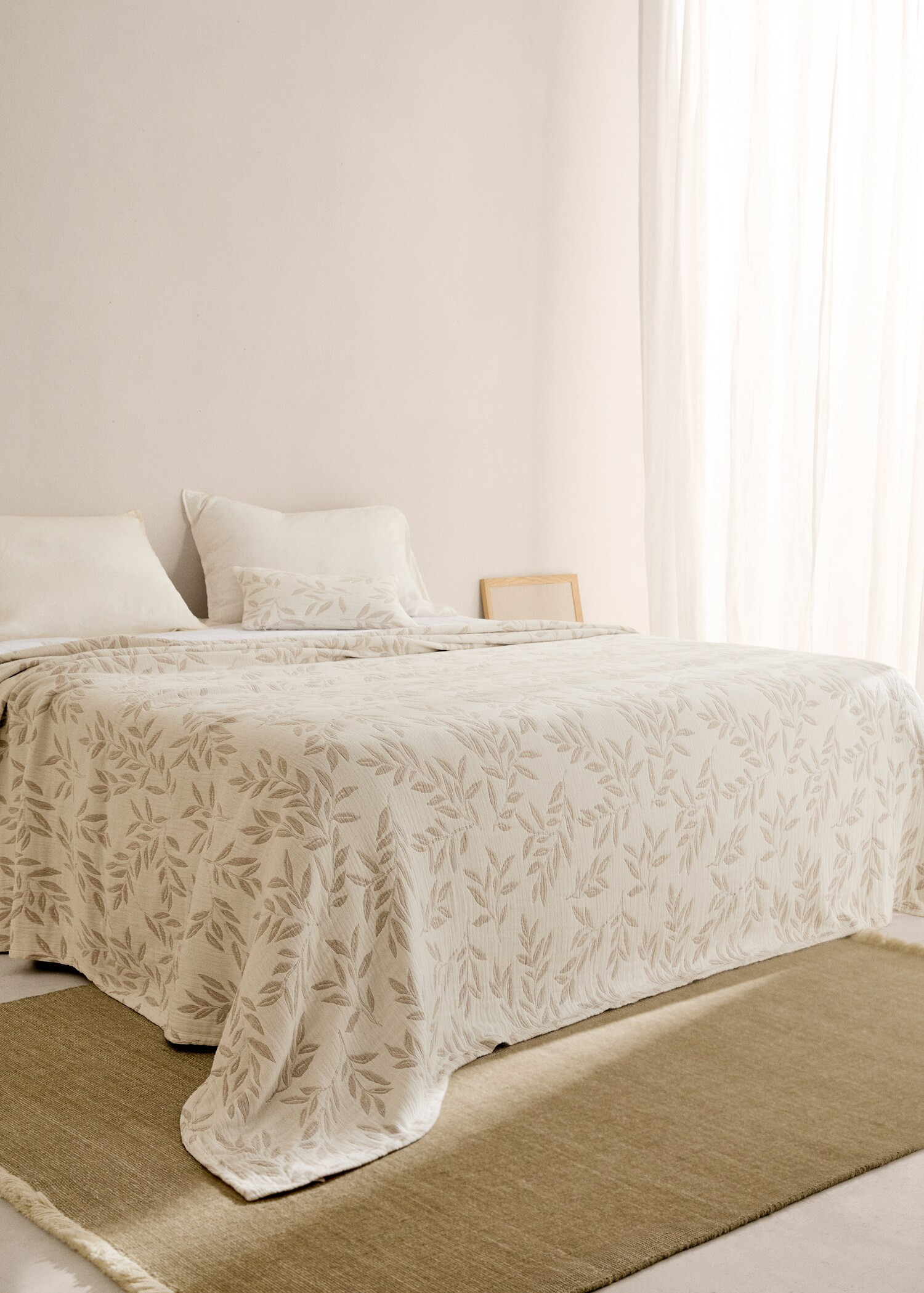 Steppdecke mit Blumenprint aus 100 % Baumwolle - Home | MANGO Deutschland | MANGO (DE)