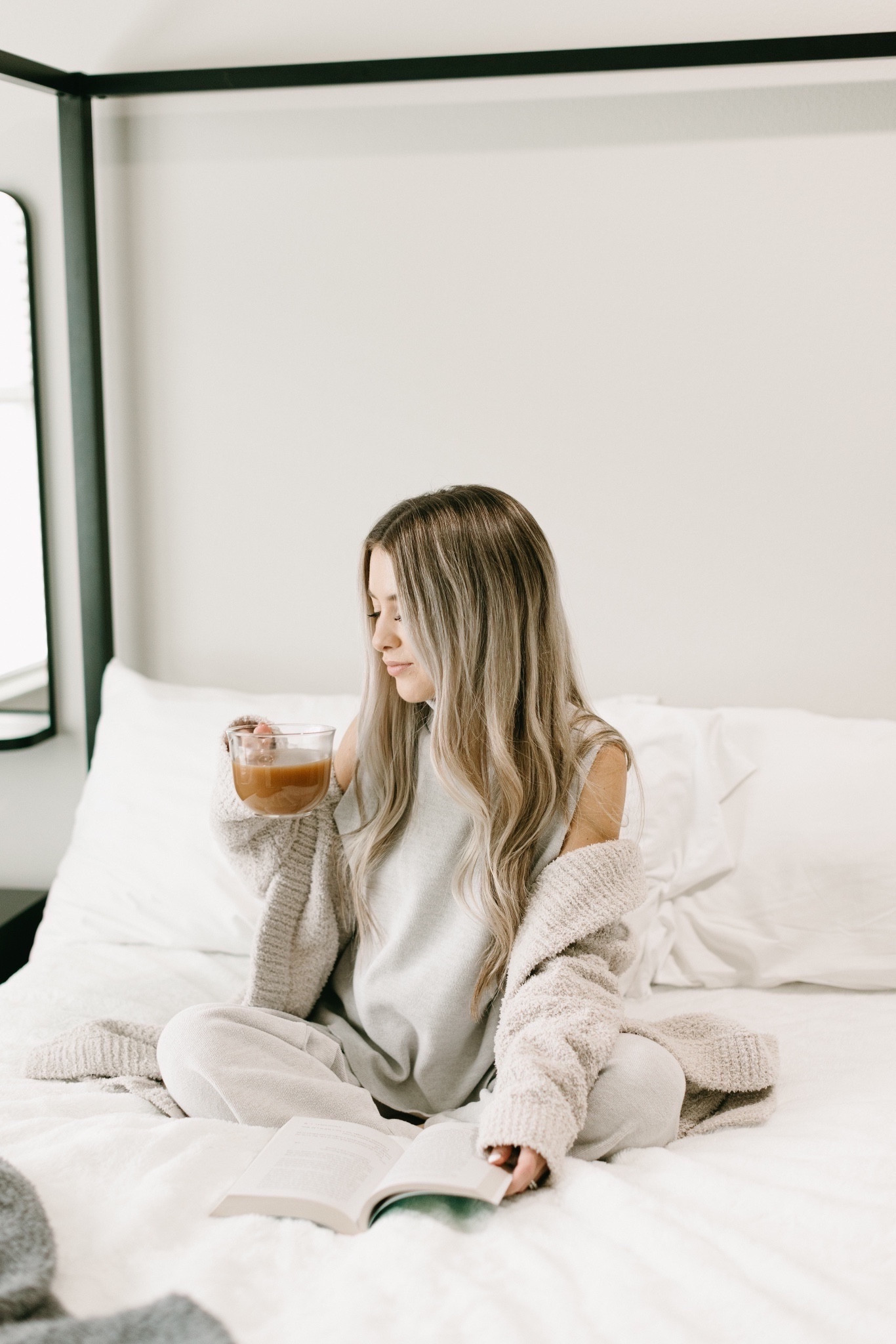 when i say i have been ~LIVING~ in this cardigan 🧸✨🤎

the perfect christmas gift for the friend who has everything! such a staple to have in your closet — it’s cute, comfy and feels so dreamy! ☁️

use code: DREAM15 for 15% off your first purchase!

#ad @barefootdreams #BarefootDreams #BarefootDreamsPartner 

cozy gifts, gifts for her, christmas gifts for her, closet staples

#LTKHoliday #LTKSeasonal #LTKGiftGuide