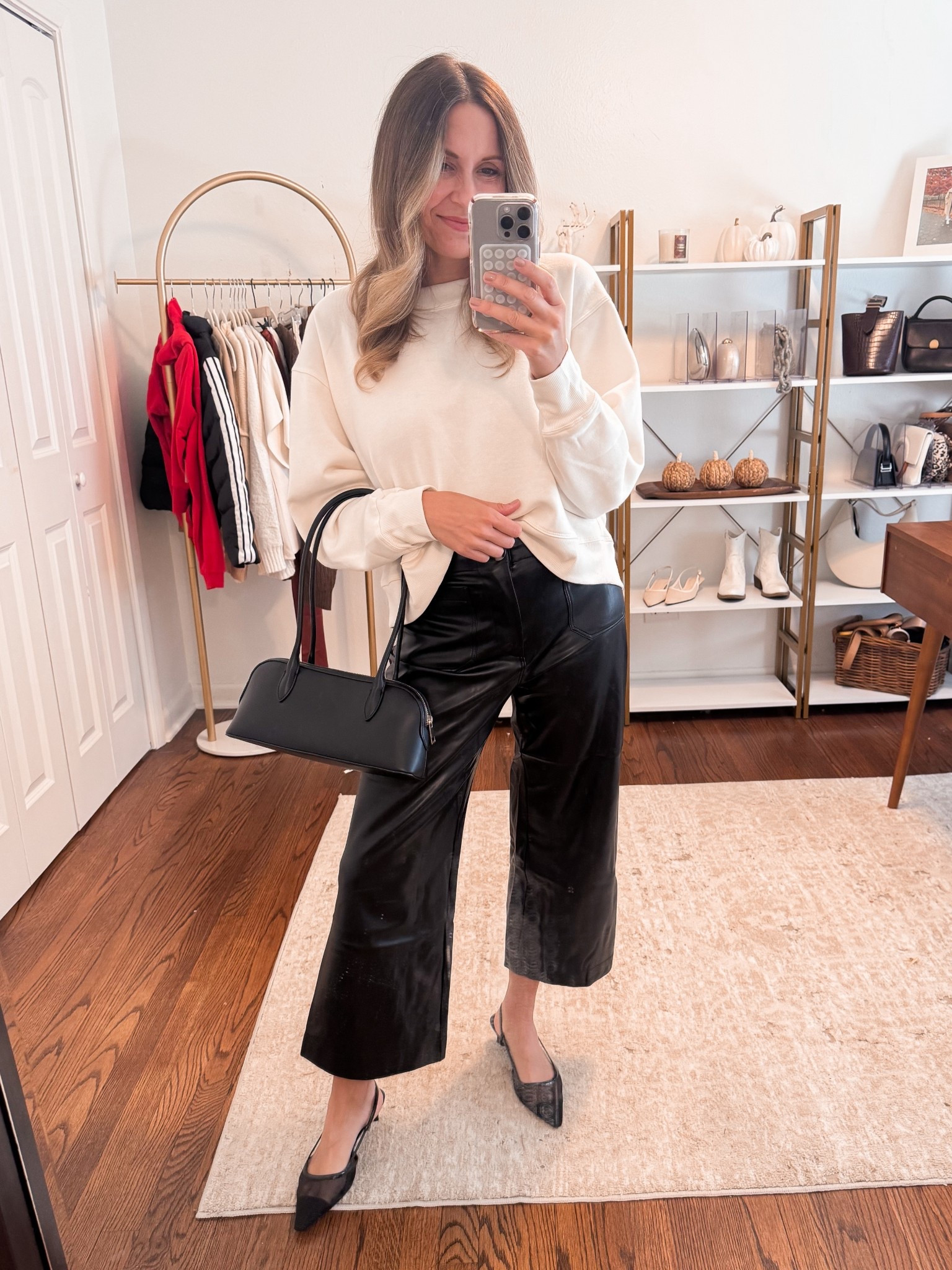 Top - XS
Pants - 26
Shorts - 26

#LTKSeasonal #LTKFindsUnder100 #LTKStyleTip