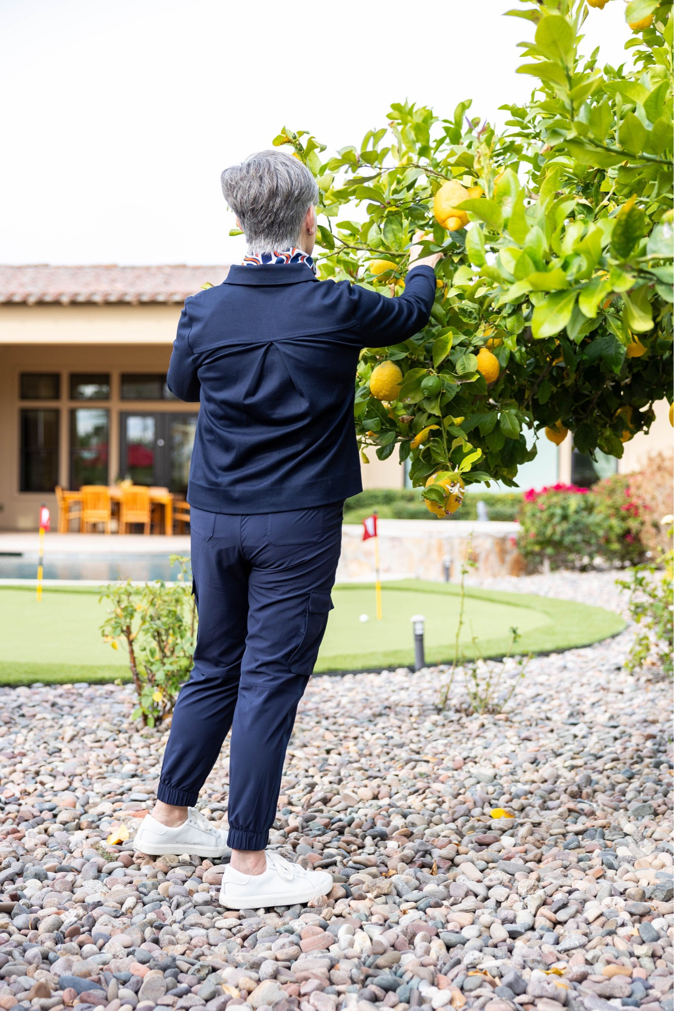 Great navy pointe jacket that is medium weight. Back pleat is pretty and would let you wear the jacket casually and to work. I’m wearing size small in all pieces.