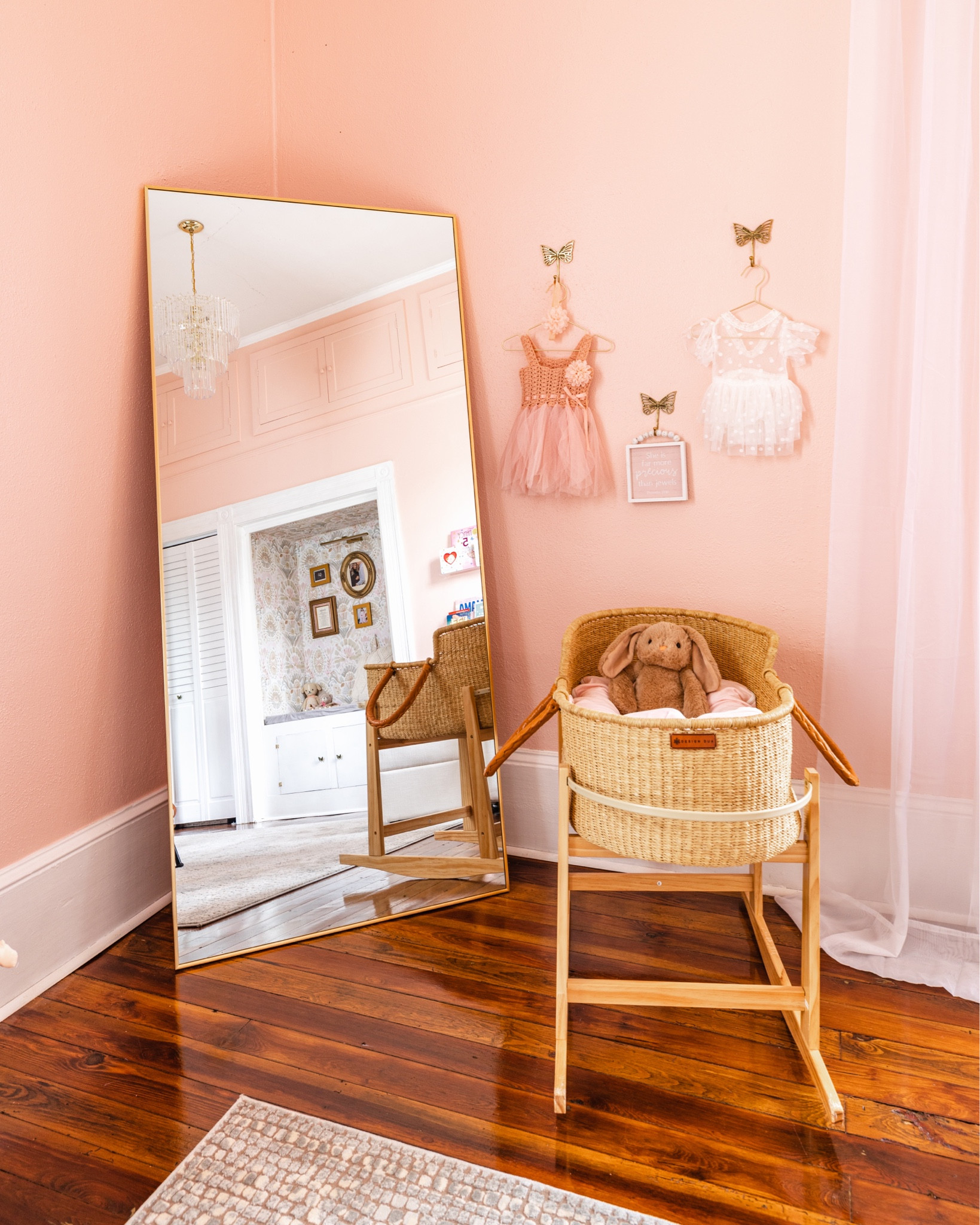 Baby girl nursery decor 