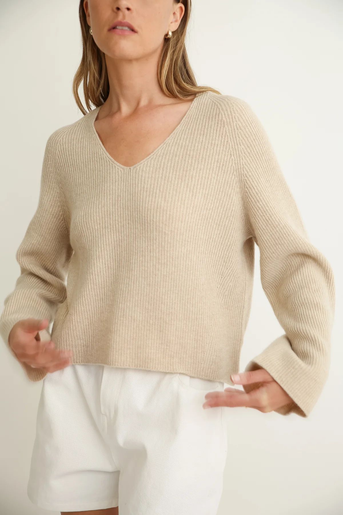 V Neck Cropped Sweater | Almina Concept
