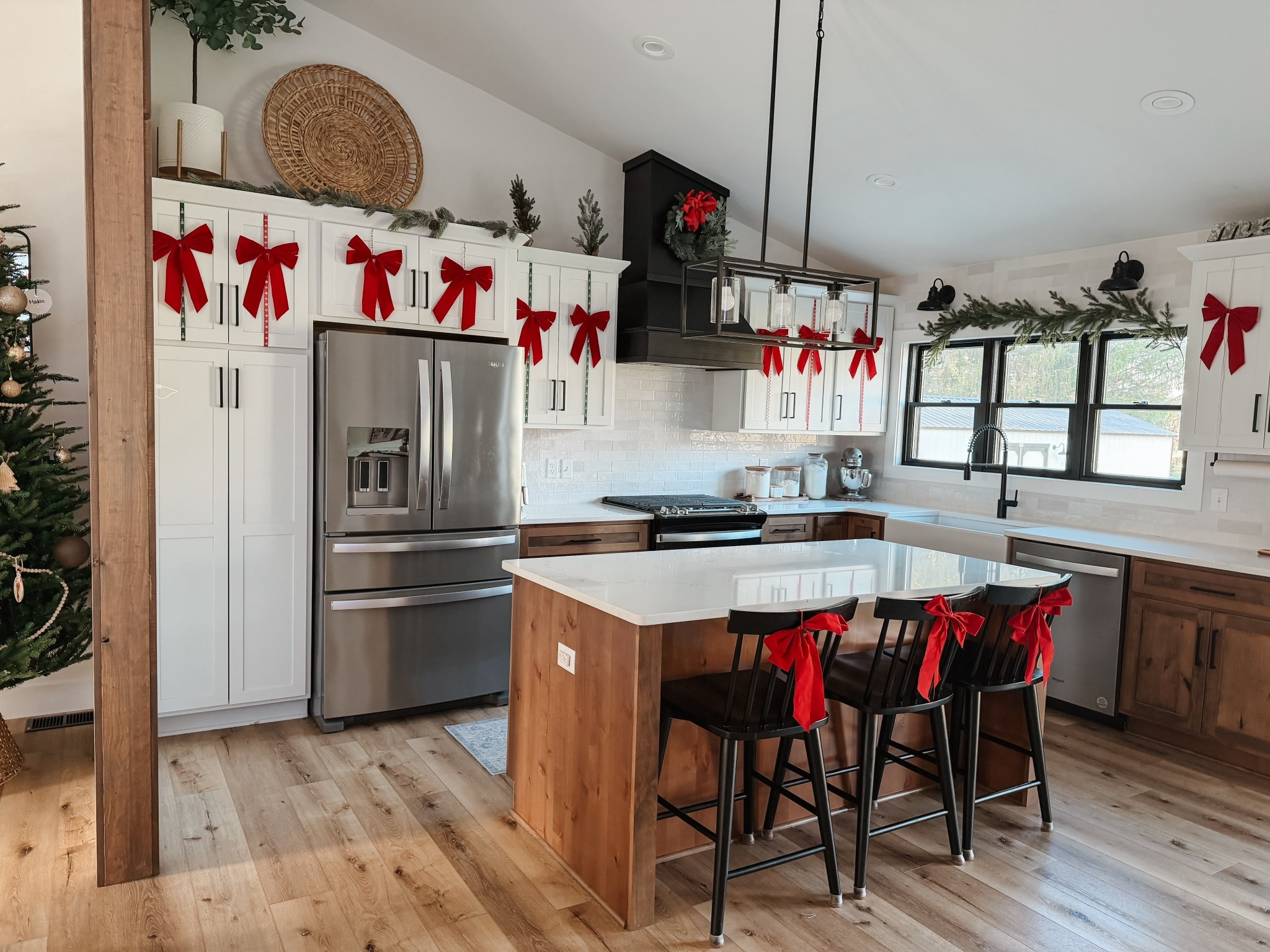 Christmas kitchen 

#LTKHome #LTKSeasonal #LTKHoliday