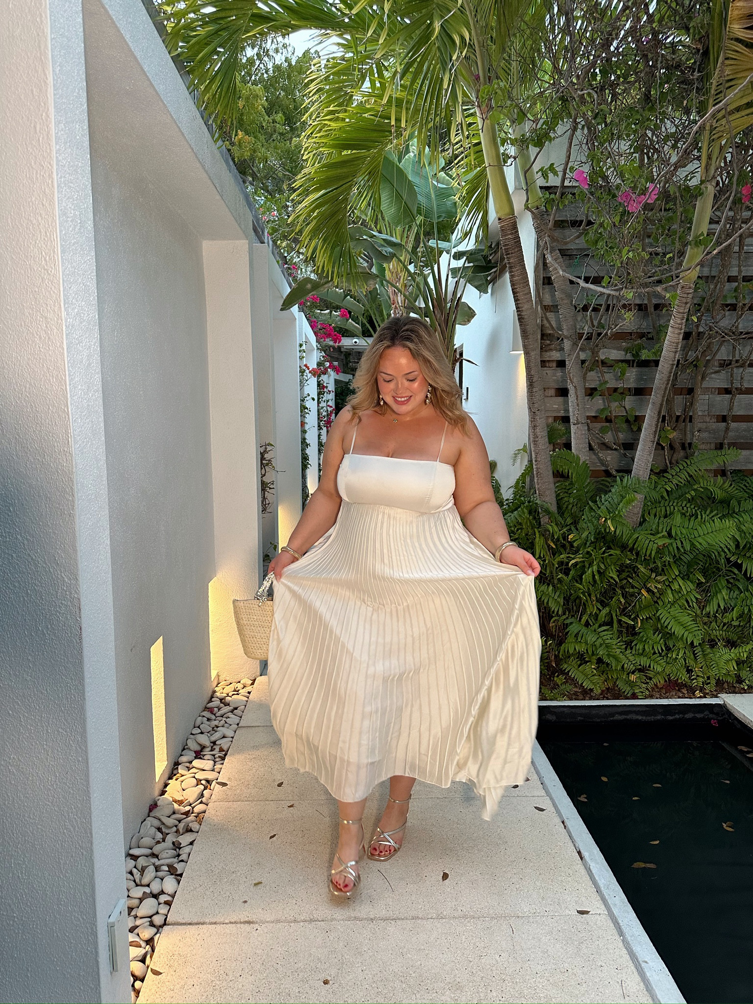 How stunning is this dress from Abercrombie?🤩 this is the perfect dress for an occasion!! I wore this dress in Turks and received so many compliments 💛

#LTKMidsize #LTKPlusSize #LTKStyleTip