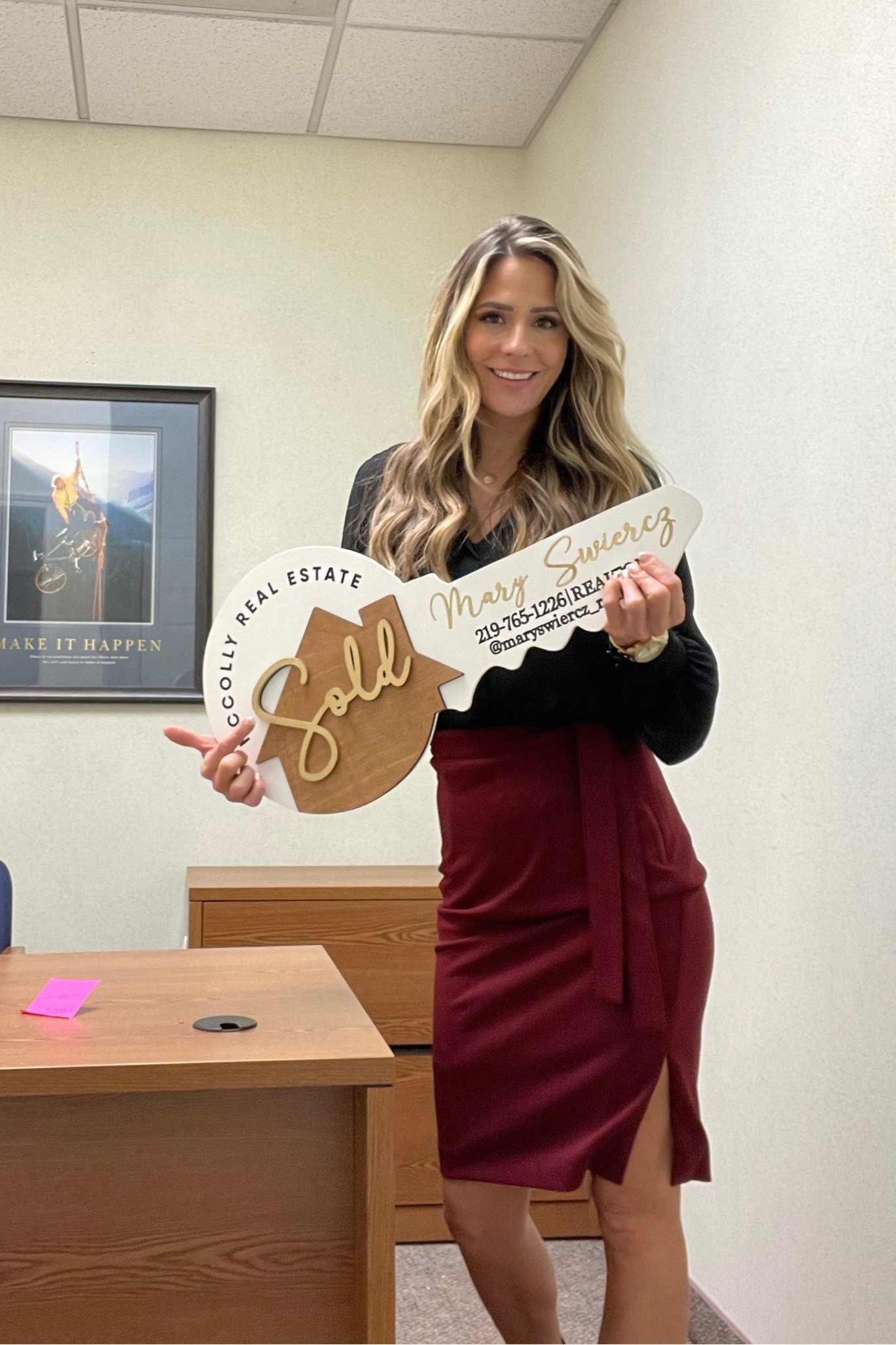 Workwear OOTD
Small in skirt, small blouse
Key sign is large

#LTKworkwear