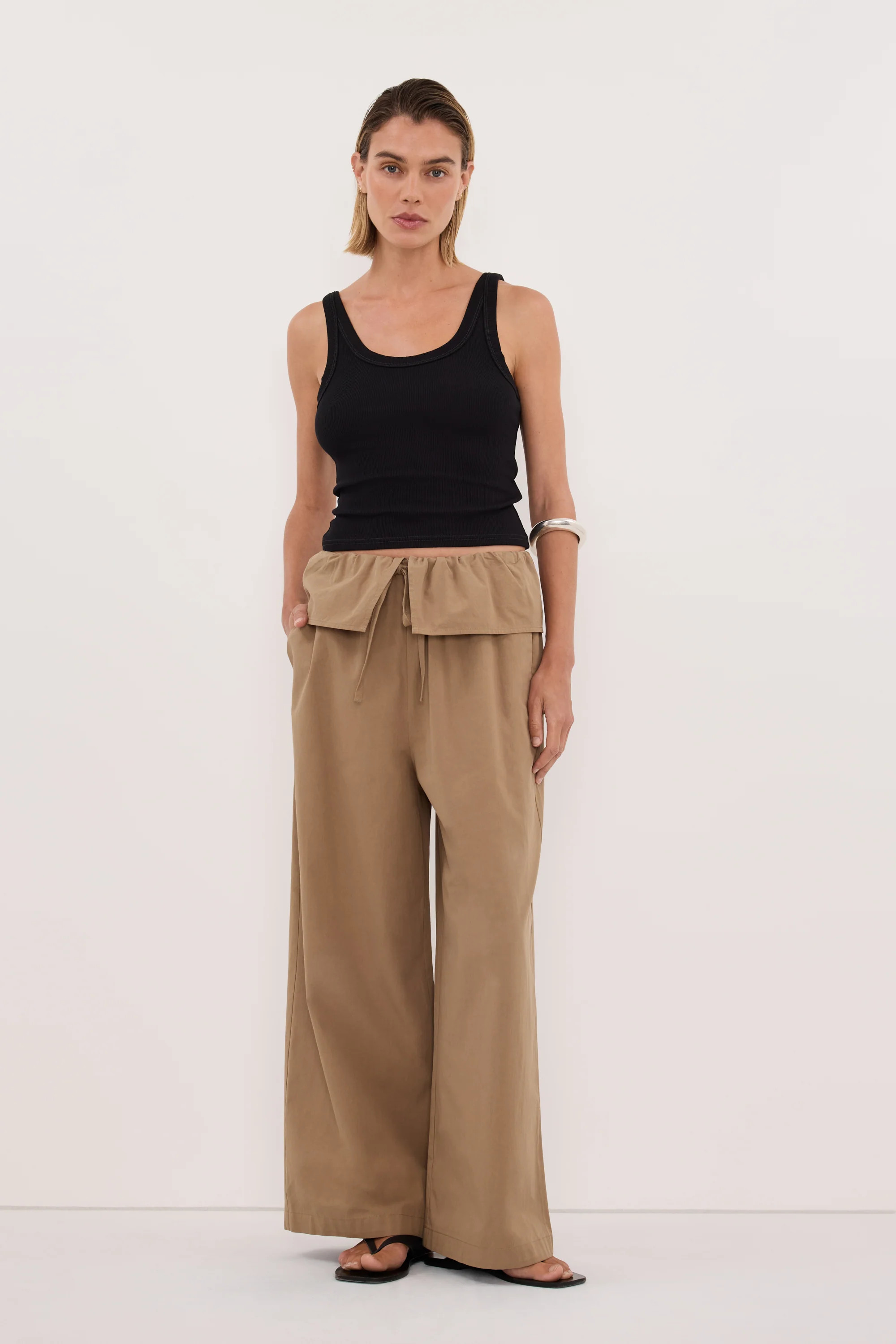 BENTLEE CARAMEL FISHERMAN PANT | DISSH