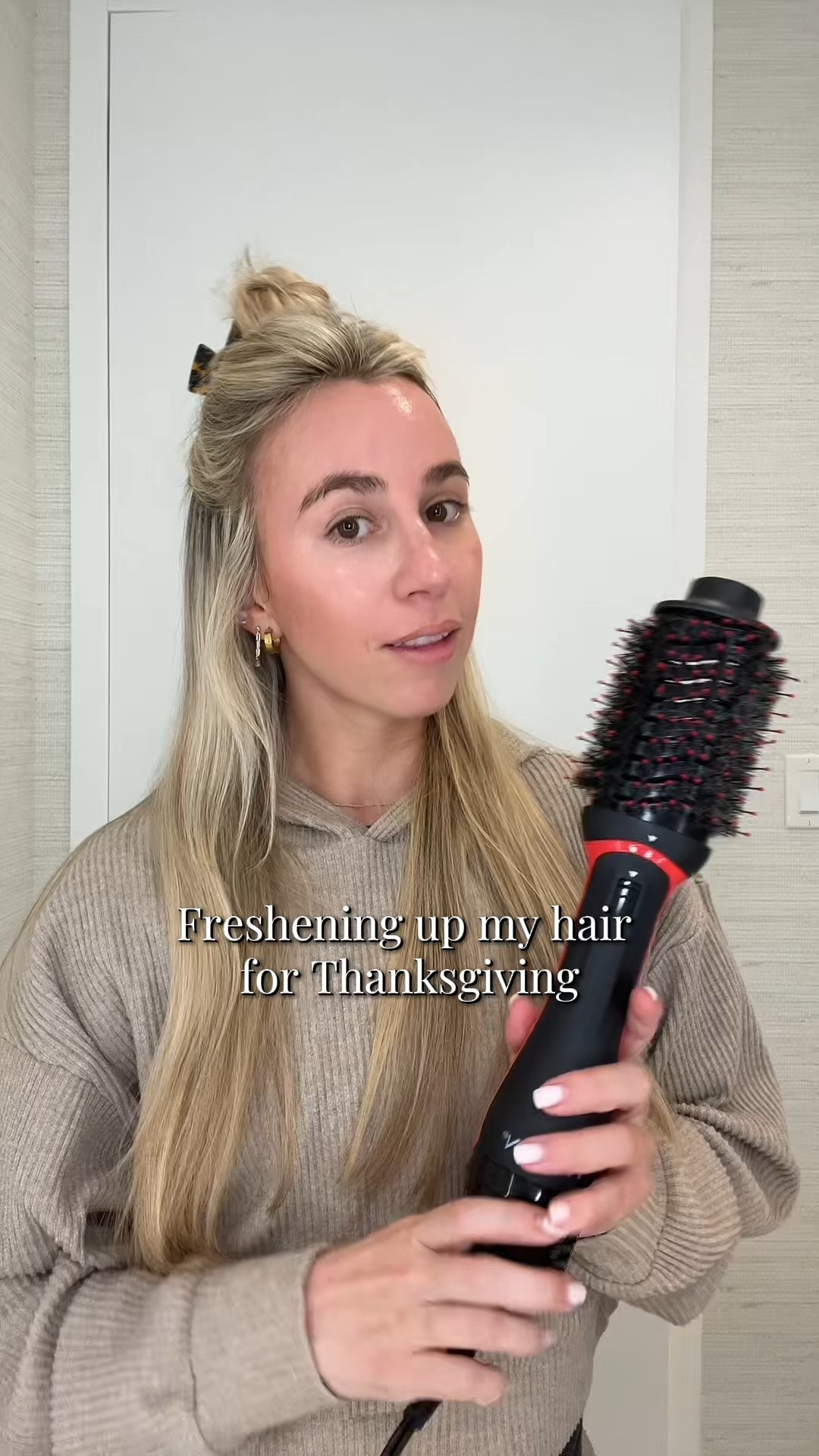 Freshened up my hair for Thanksgiving and ended up chatting at the end as always 😂 Using my Revlon tool to smooth everything out — quick, easy, and gives the perfect soft blowout. Linked my full cozy outfit + my jewelry stack + hair tools!
•
•
•
thanksgiving hair routine
holiday hair refresh
1 minute hair routine
quick blowout tutorial
soft blowout look
revlon hair dryer brush
revlon one step tool
smooth blowout at home
easy holiday hair prep
cozy thanksgiving get ready
sweatsuit outfit of the day
loungewear outfit idea
lululemon t shirt outfit
amazon claw clip
amazon layered necklaces
hermes necklace styling
gorjana bracelet stack
revolve earrings
natural hair styling routine
everyday hair routine 2025
simple hair routine for busy days
grwm thanksgiving edition
chatty hair get ready video
hair tools i use everyday
ltk hair routine
ltk holiday style
ltk cozy outfit

#LTKgrwm #LTKFindsUnder50 #LTKHoliday