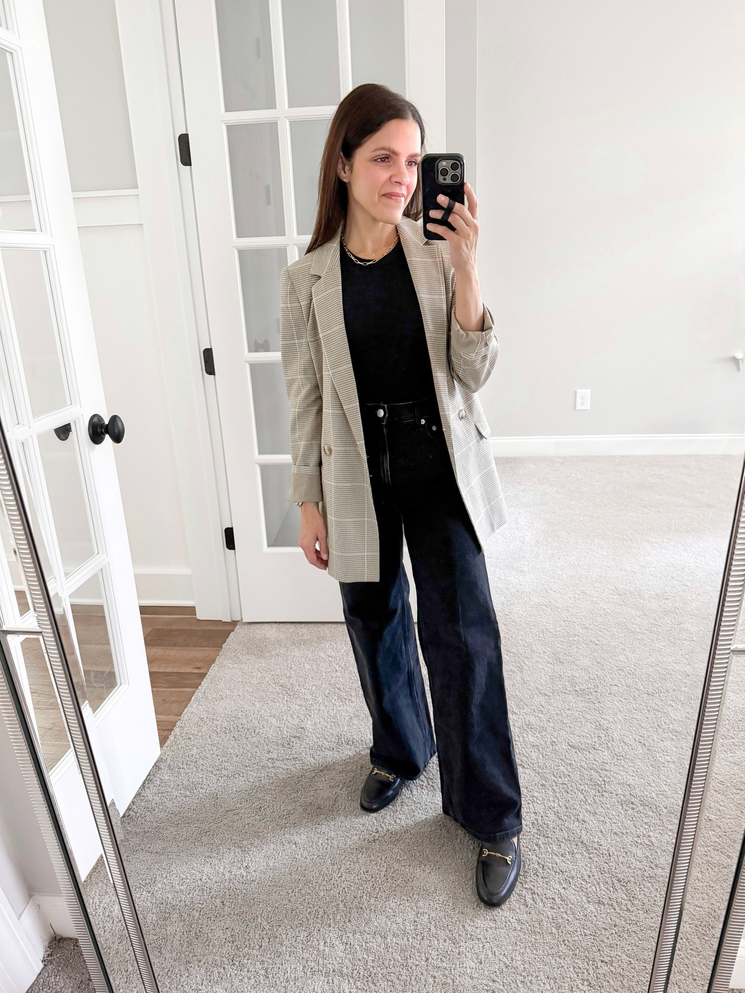 No fail outfit combo: all black base + contrasting blazer 

black tank - tts
high waisted straight jean -tts
mules -tts 
plaid blazer - linked similar 

#classicstyle #outfitcombo #timeless #easyoutfit #winteroutfit 

#LTKStyleTip