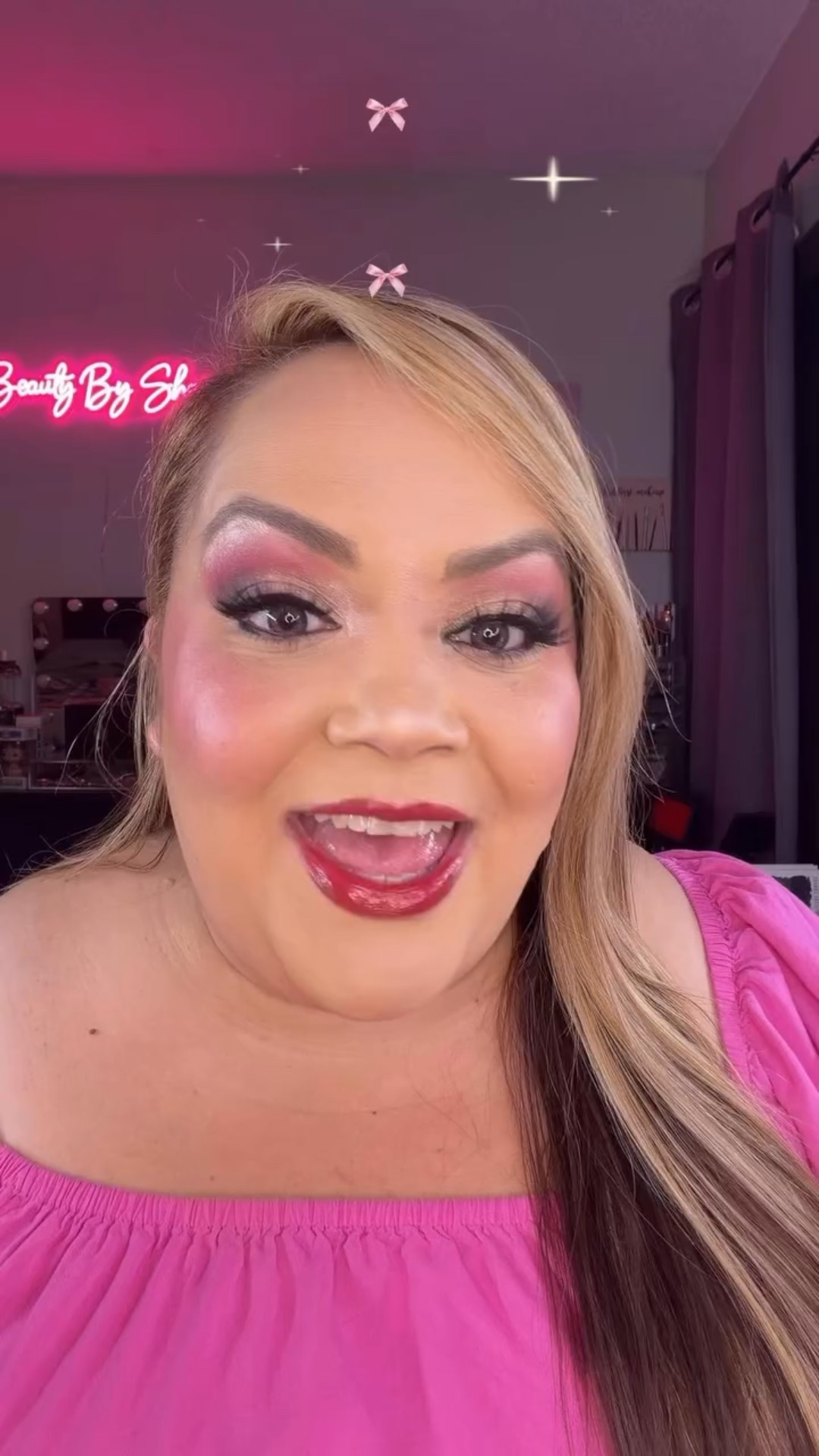 If you love juicy glossy lips that look hydrated and plump, this is for you 🌹✨
This @fwee Rose Obsession glow formula gives the prettiest high shine rose finish while feeling smooth and comfortable on the lips 💄💗 I swatched every shade so you can really see the tones and shine before applying, and the glow is unreal.

The glossy rose shades I swatched 🌸👇
🍇 Plum Rose for a deeper glossy rose
🍯 Honey Rose for a soft warm nude gloss
🍎 Apple Rose for a fresh rosy shine
🥥 Coco Rose for a neutral everyday glow

These glossy rose shades make lips look juicy, smooth, and hydrated without feeling sticky ✨ Perfect on their own or layered for extra shine. This is that effortless lip glow that works for everyday makeup or a full glam moment 💕

Are you team glow or team matte 🌹👇

#RoseObsession #GlossyLips #LipGlow #LipGloss #LipSwatches @fwee_makeup_us