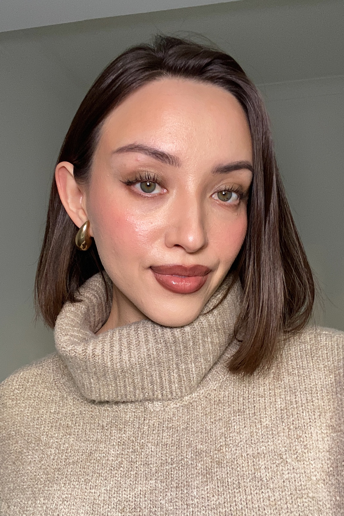 Holiday season makeup look🎁🎀🫶🏼

🫶🏼

Makeup products used:
maccosmetics eye kohl pencil liner ‘coffee’ as eyeshadow 
narsissist orgasm rising eyeshadow palette
cliniqueuk high impact easy liquid liner
lancomeofficial idôle mascara 
charlotte tilbury beautiful skin foundation ‘2’
bobbi brown colour corrector 
maybelline fit me concealer 
bareminerals gen nude blush ‘on the mauve’
rarebeauty stay vulnerable melting blush ‘nearly mauve’
charlotte tilbury beautiful skin bronzer 
nyxcosmetics micro brow pencil 
charlotte tilbury legendary brows ‘dark brown’
nudestix tinted blur sculpt stick ‘medium’
victoria beckham beauty lip definer ‘06’
victoria beckham beauty posh gloss ‘poolside’

makeup, makeup artist, makeuplooks

#LTKbeauty #LTKstyletip #LTKCyberWeek
