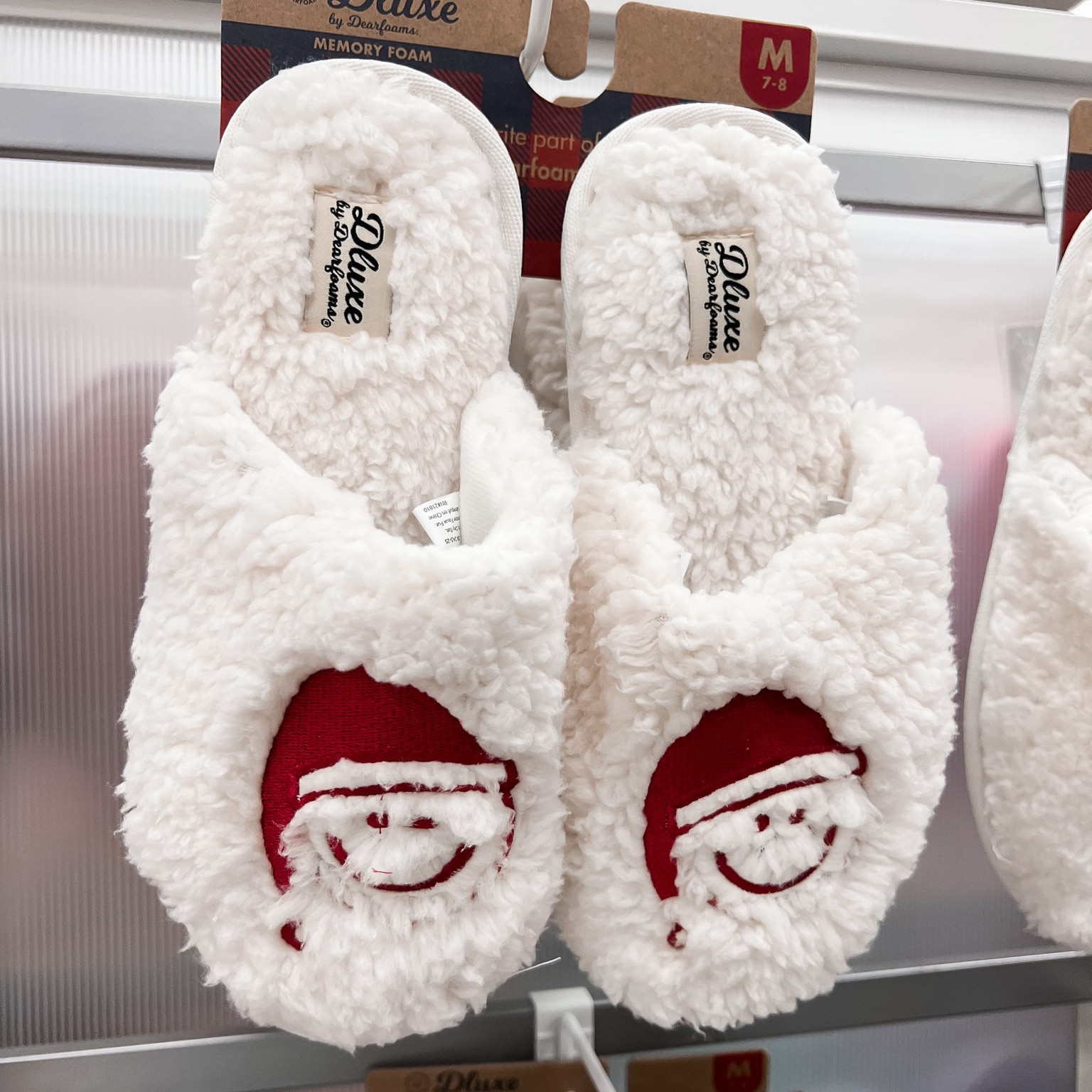 These new smiley face Christmas slippers at target are SO CUTE! Other styles but these are my fav! Not online yet but check your local stores 👀

#LTKHoliday #LTKunder50 #LTKSeasonal