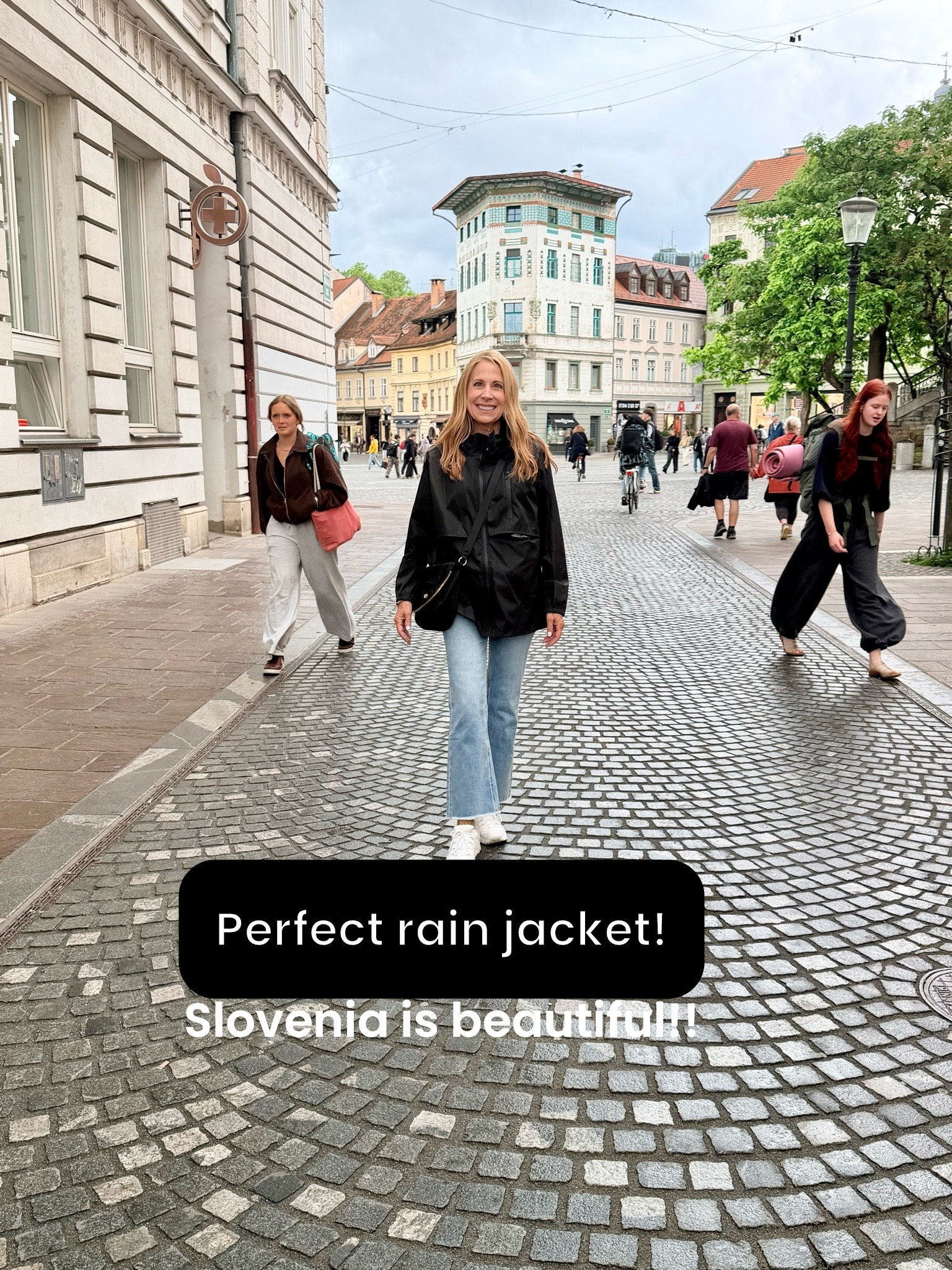 Im so glad i got this rain jacket from Amazon! It was perfect on vacation and so much easier than an umbrella!