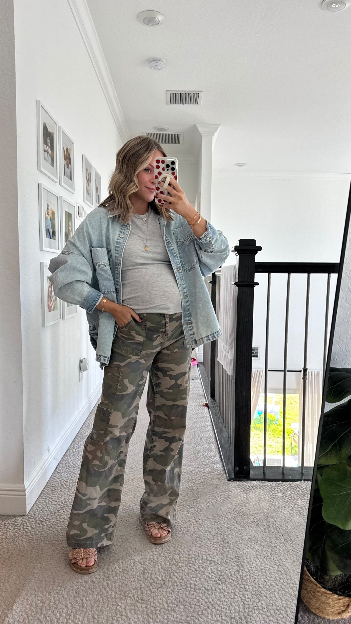 Not maternity just bump friendly for now in the pants 😂
Wearing size small 