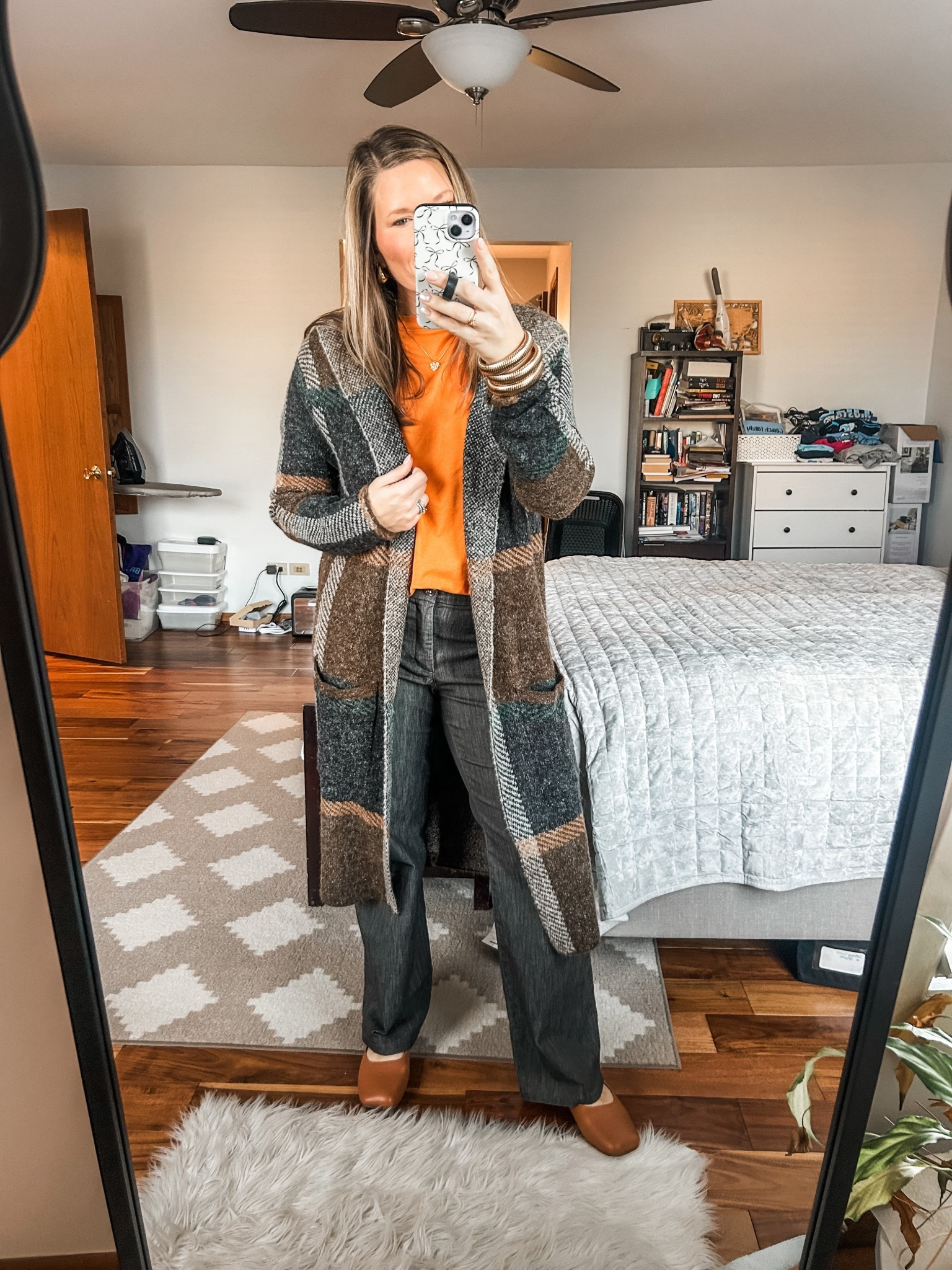 Late post because I was at a wake and then book club tonight but I love this sweater so much! The only problem was that I was super static-y all day 😂😂 I also got some new shoes gifted to me and they were super comfy!!

#LTKootd #LTKWorkwear #LTKMidsize