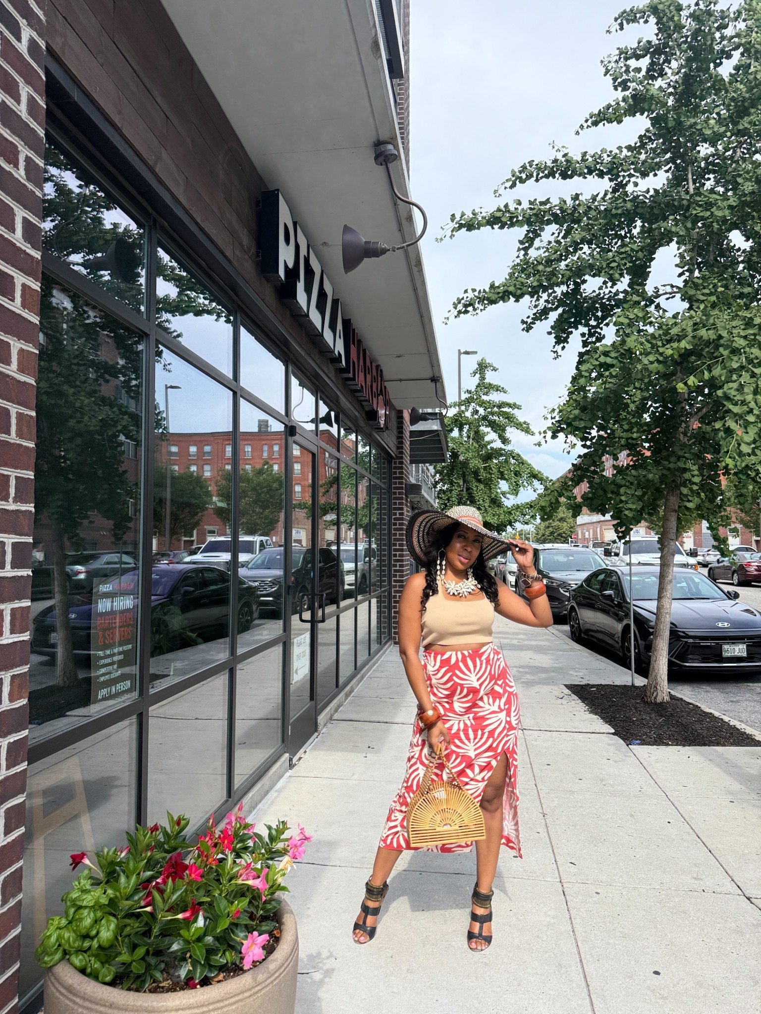 Channeling major resort vibes. 🌴Top off your vacay look with an oversized straw hat for that extra touch of chicness #fashionista #vacayready #summeroutfits 

#LTKStyleTip #LTKOver40 #LTKSummerEdit