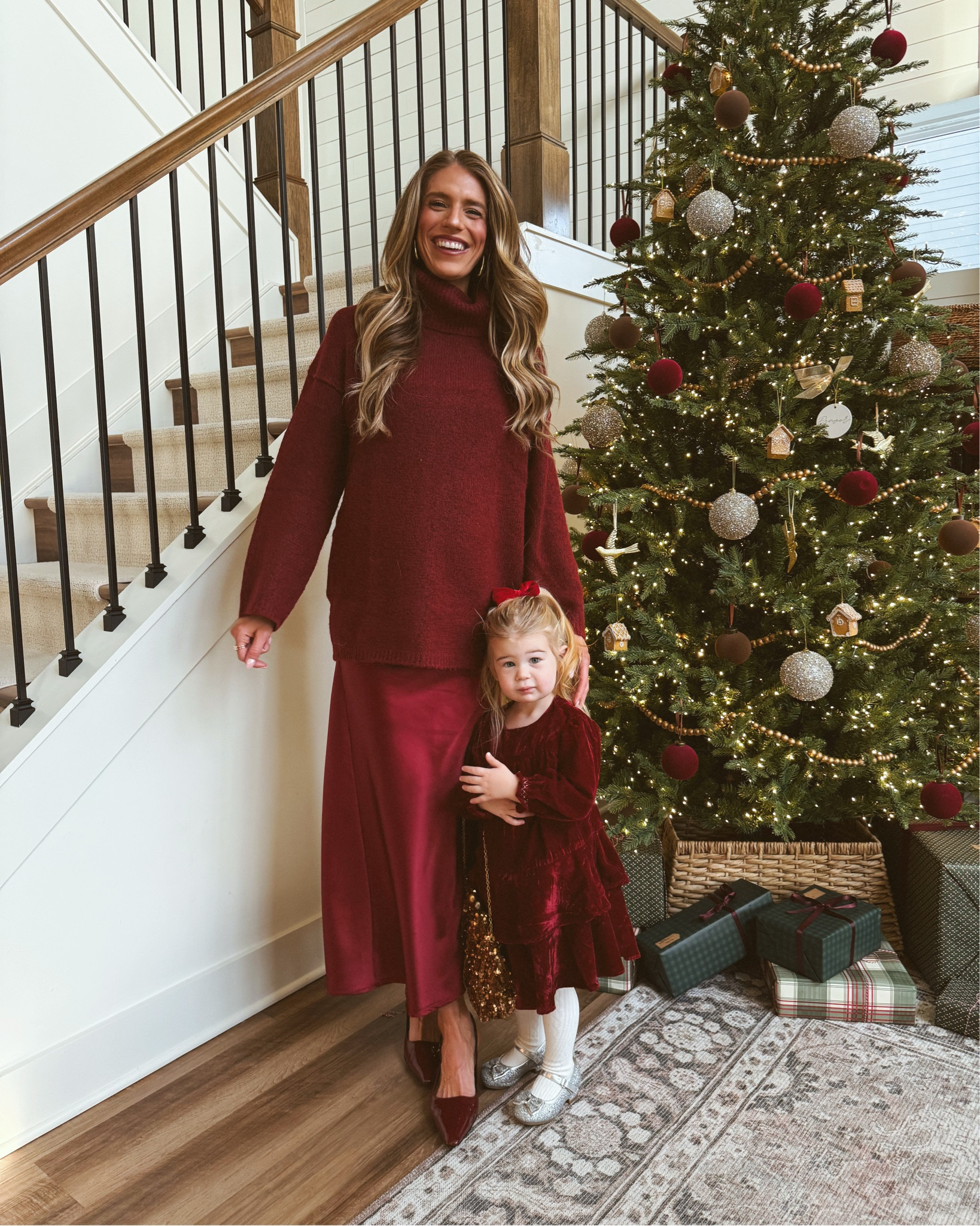 Christmas Eve outfit I wore
Sweater runs oversized but still got medium for extra length and to cover booty and bump
Size medium in skirt for bump. Stretchy band