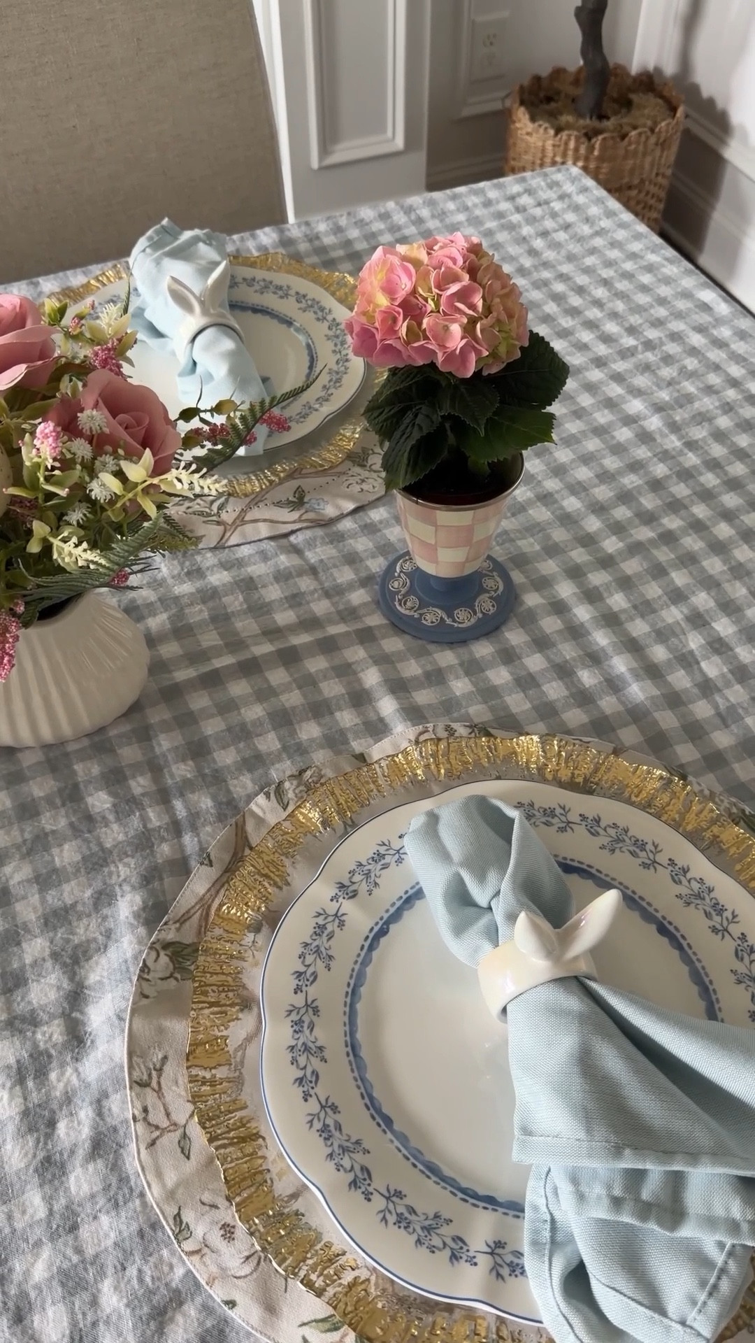 My Easter table is complete with th we mini hydrangeas from Trader Joe’s 🥰