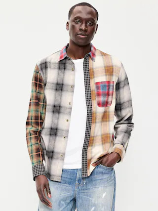 Relaxed Long-Sleeve Plaid Flannel Pocket Shirt | Old Navy (US)