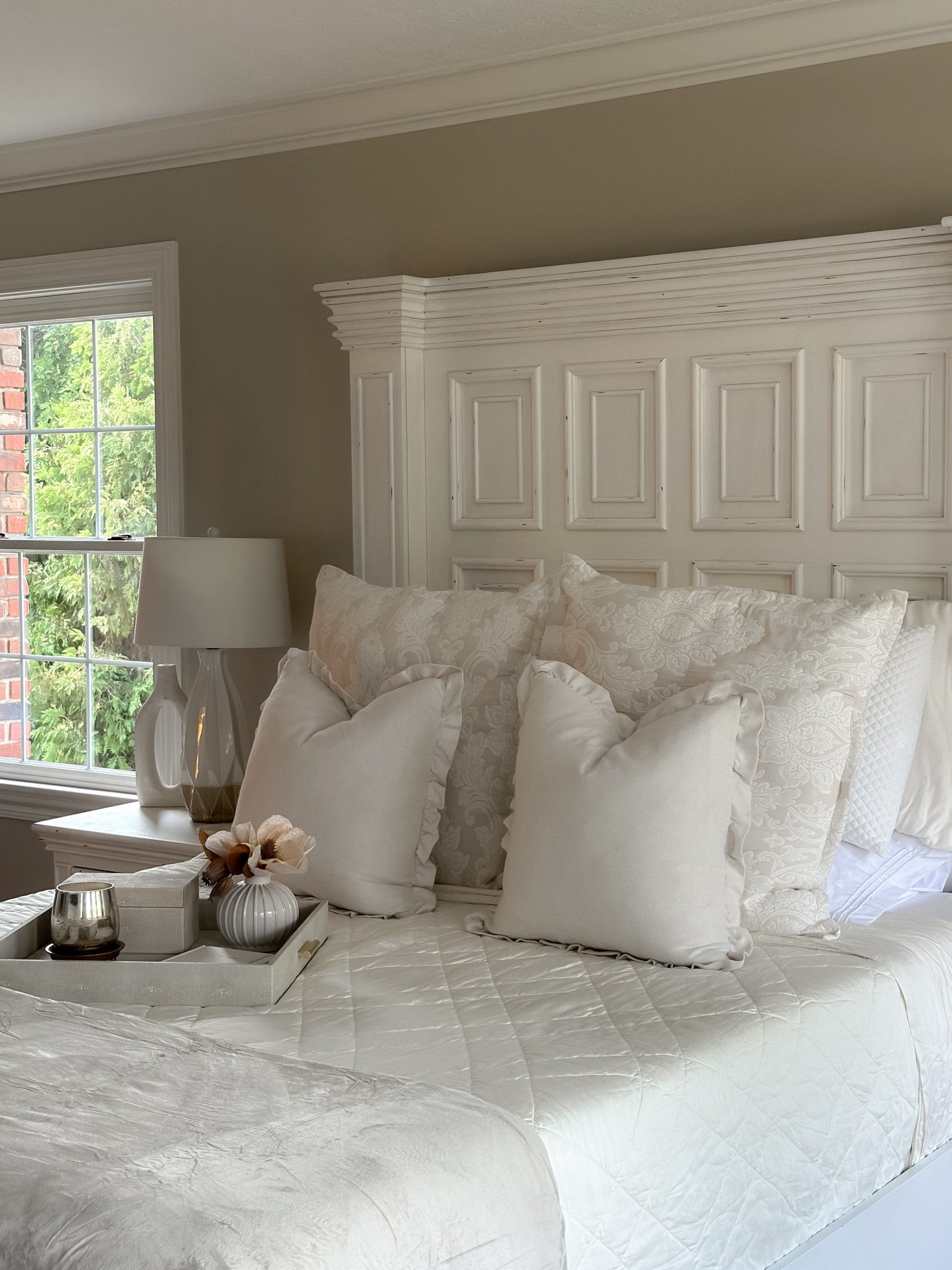 Bedding refresh w/ Luxome 🤍✨🛌🥱☁️💤

I’ve been loving my summer bedding from Luxome. The Luxury sheet set and bamboo lightweight blanket are incredible! They’re silky soft, lightweight, and perfect for the warm summer months. 

The weighted blanket adds the perfect touch if I’m chilly throughout the night or want to relax and snuggle up while reading or watching TV.

You can shop my favorite @Luxome products at the links below!

#ad #bedding #luxome #beddingrefresh #blanket #bamboosheets #quilt #weightedblanket #summerbedding #under200 #home #bedroom #luxomecomfort #makethebed #beddinghaul #lovemyluxome #luxomebedding

#LTKStyleTip #LTKHome