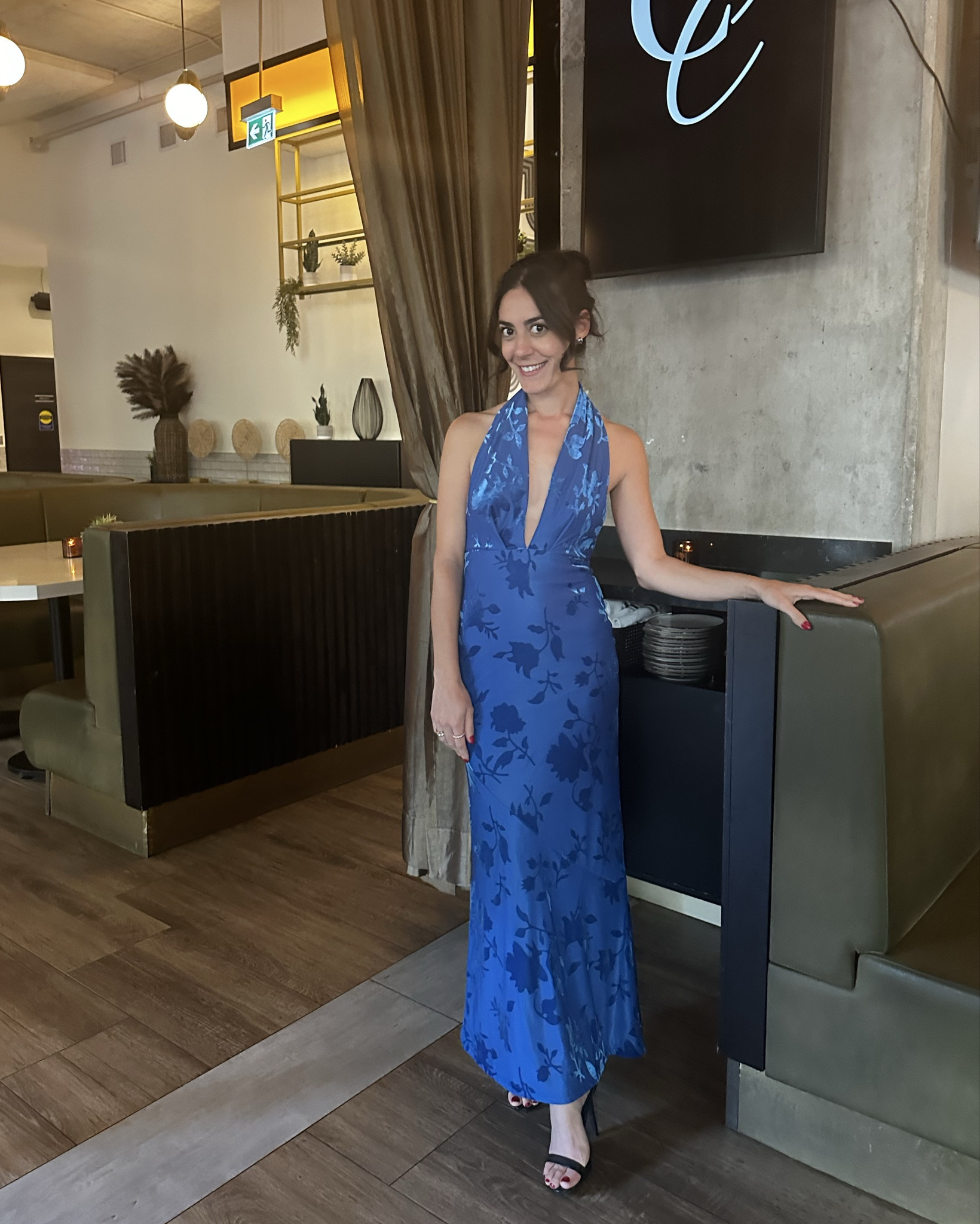 Fall wedding guest dress inspo! Obsessed with this material, it’s thick and stretchy making it very forgiving and perfect for fall or winter weddings. Plus it’s incredibly soft 💙 

#WeddingGuestDress #FallWeddingGuest

#LTKpetite #LTKwedding #LTKdresses