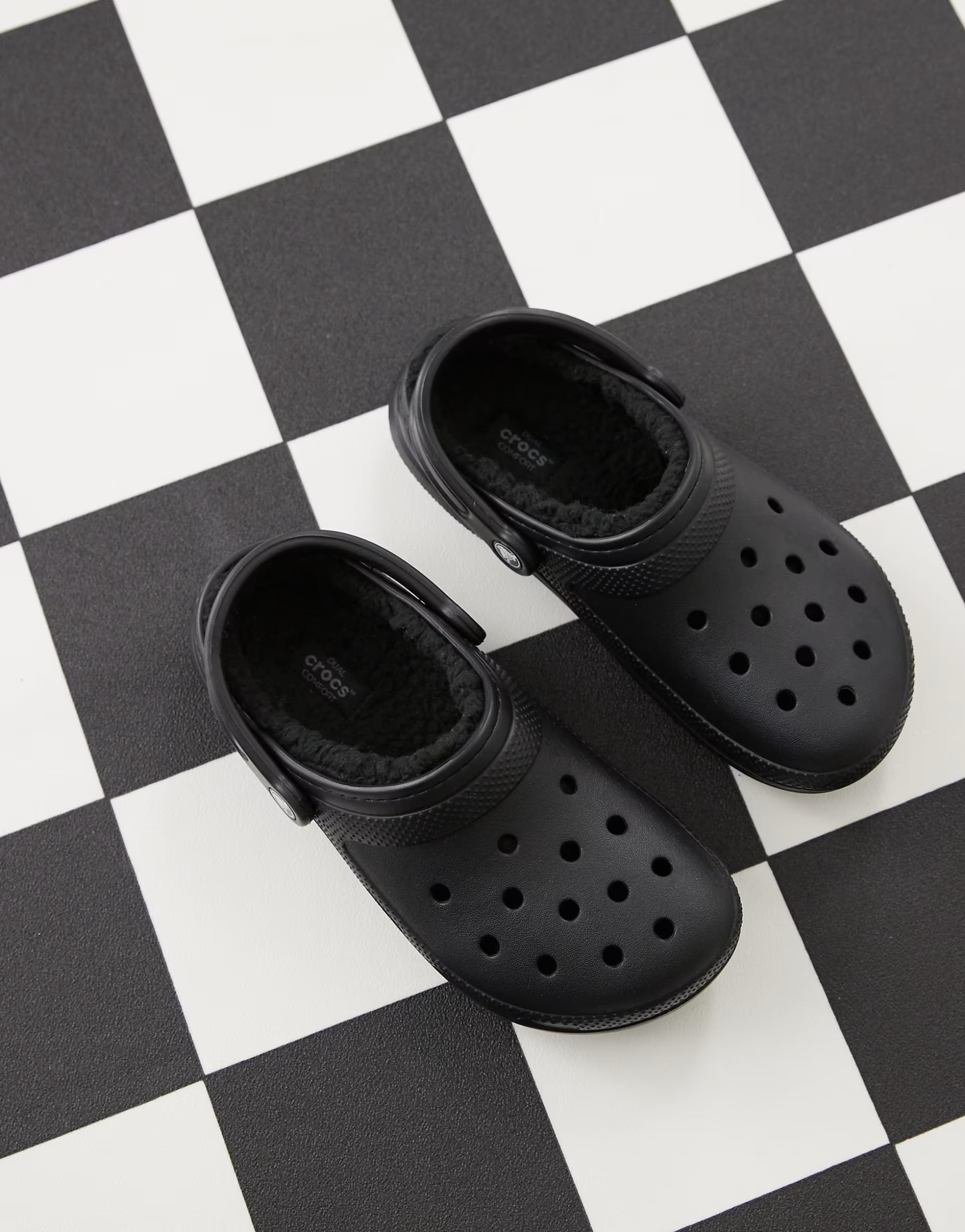Crocs unisex classic lined clogs in black | ASOS (Global)