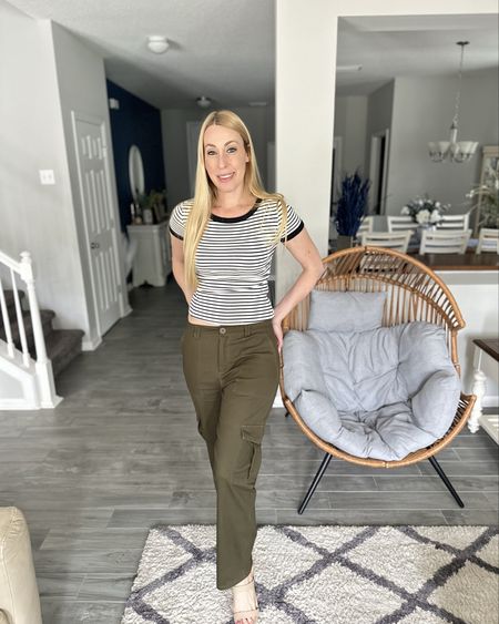 I can’t get over how comfortable these cargo pants are 
🩵 soft material and so many pockets. Plus they do have some stretch 
🩵wearing size small in the top and bottoms 

#LTKfindsunder50 #LTKstyletip #LTKtravel