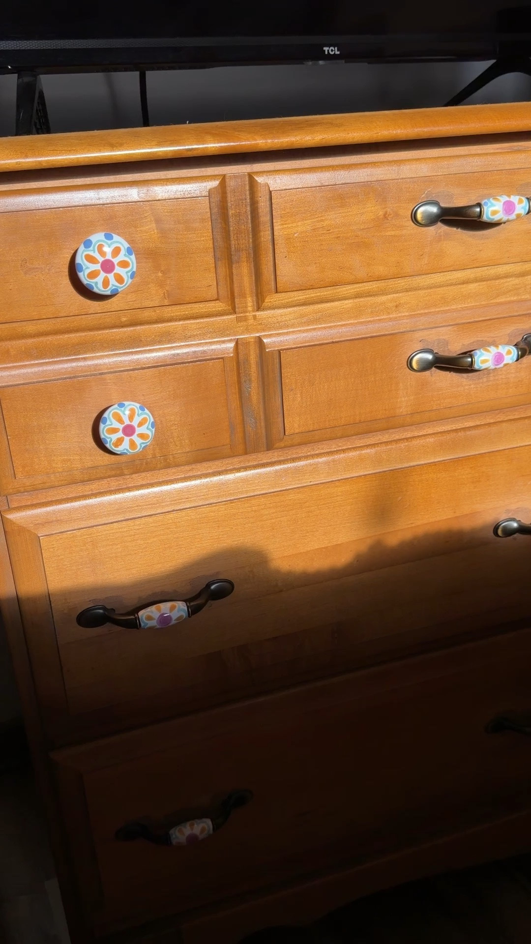 THE CUTEST ceramic drawer knobs & handles!!!! 🌸🤎☀️

linking up all of the fun options on @Etsy :)

I got—
A2-3”/76mm w/ 1” screws
A1-Round Knob w/ 1.18” screws

Everything fits perrrfect 🙌🏼

Etsy finds, etsy home goods, home renovation, before and after, etsy home, etsy bedroom finds, etsy drawer knobs, ceramic knobs, ceramic handles, watch now

#LTKHome #LTKSaleAlert #LTKdayinmylife