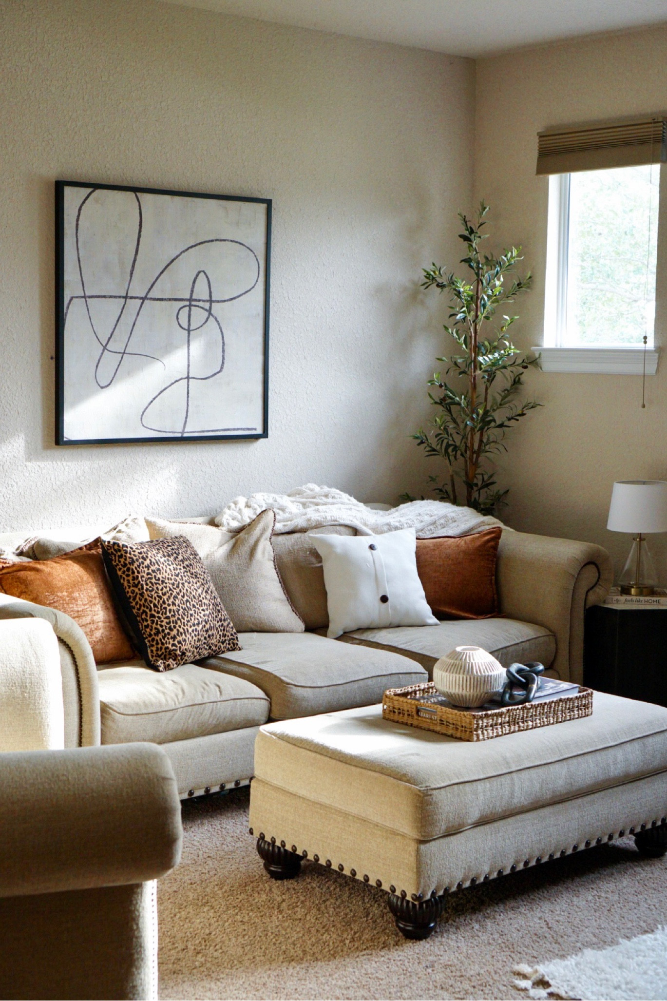 Transitional home decor, living room decor 

#LTKfamily #LTKhome #LTKstyletip