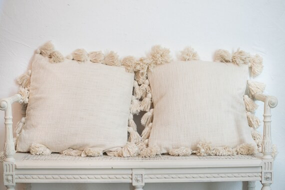 Cream Boho Tassel Pillow\Tassel Throw Pillow\Tassel Pillow\Moroccan Pillow\Farmhouse Decor\Slub P... | Etsy (US)