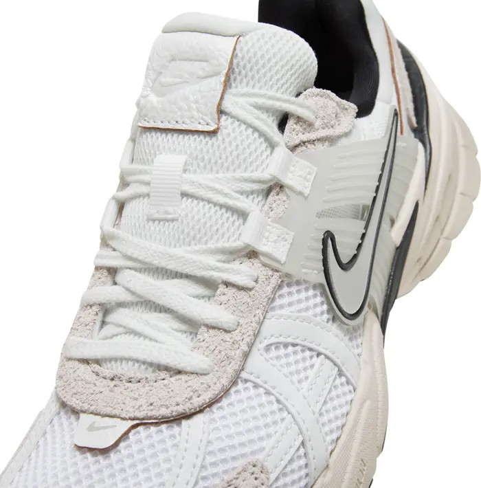 V2K Run Sneaker (Women) | Nordstrom