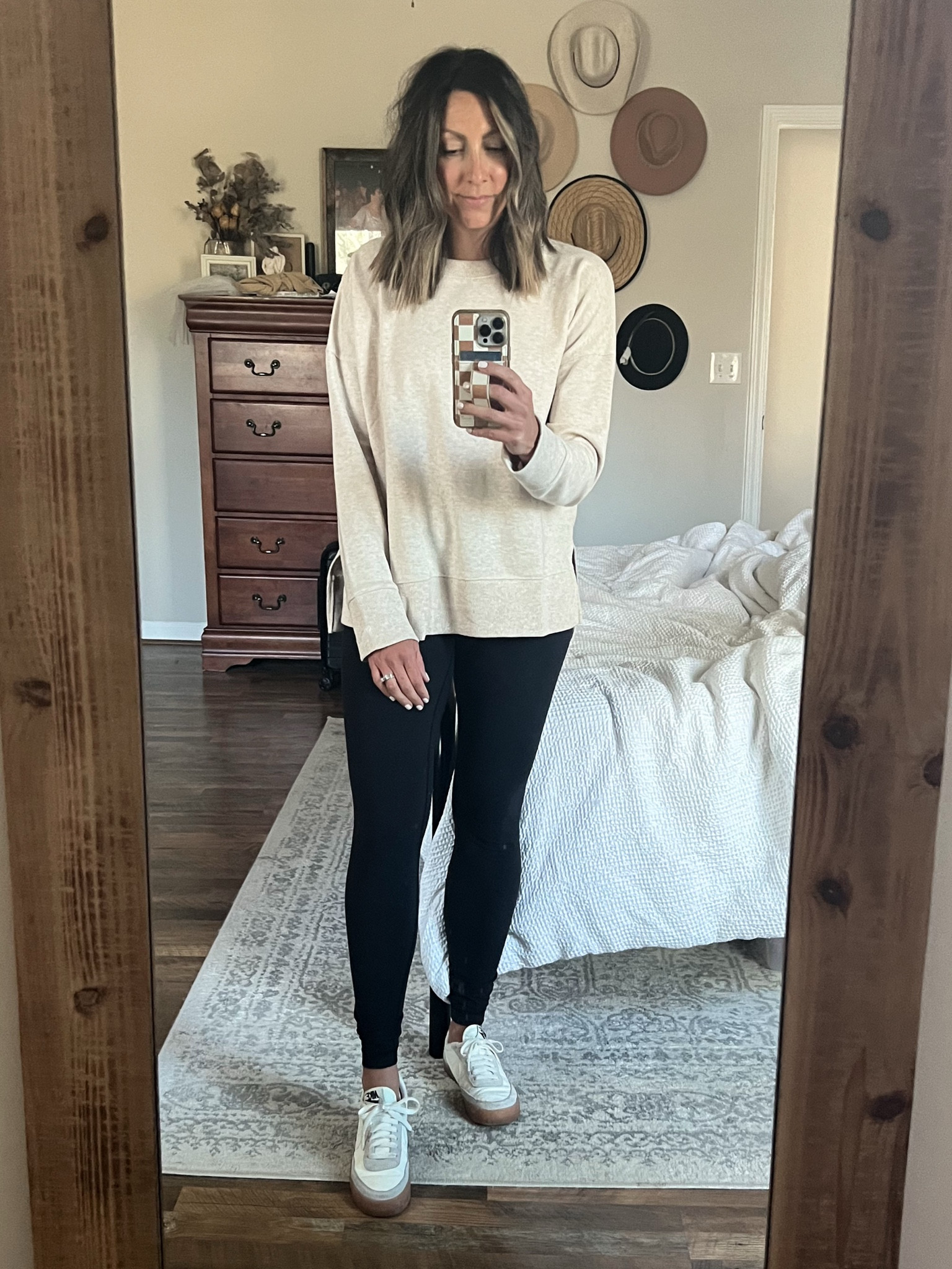 Ya just can’t go wrong with leggings, a crewneck sweatshirt + Nikes, I sized up to a medium for a more oversized fit

#LTKPetite #LTKActive #LTKShoeCrush