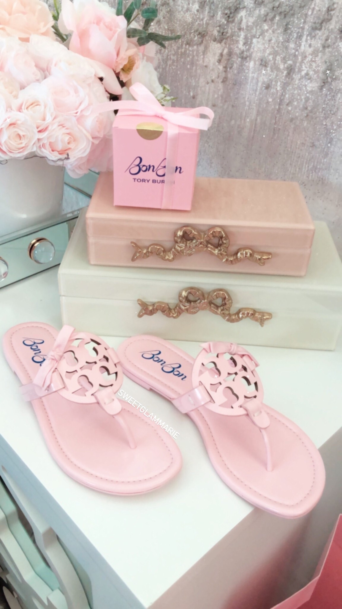 New @toryburch and @bonbonnyc_ Collaboration. Shop now as quantities are limited 🌸


#LTKSeasonal #LTKGiftGuide #LTKFamily