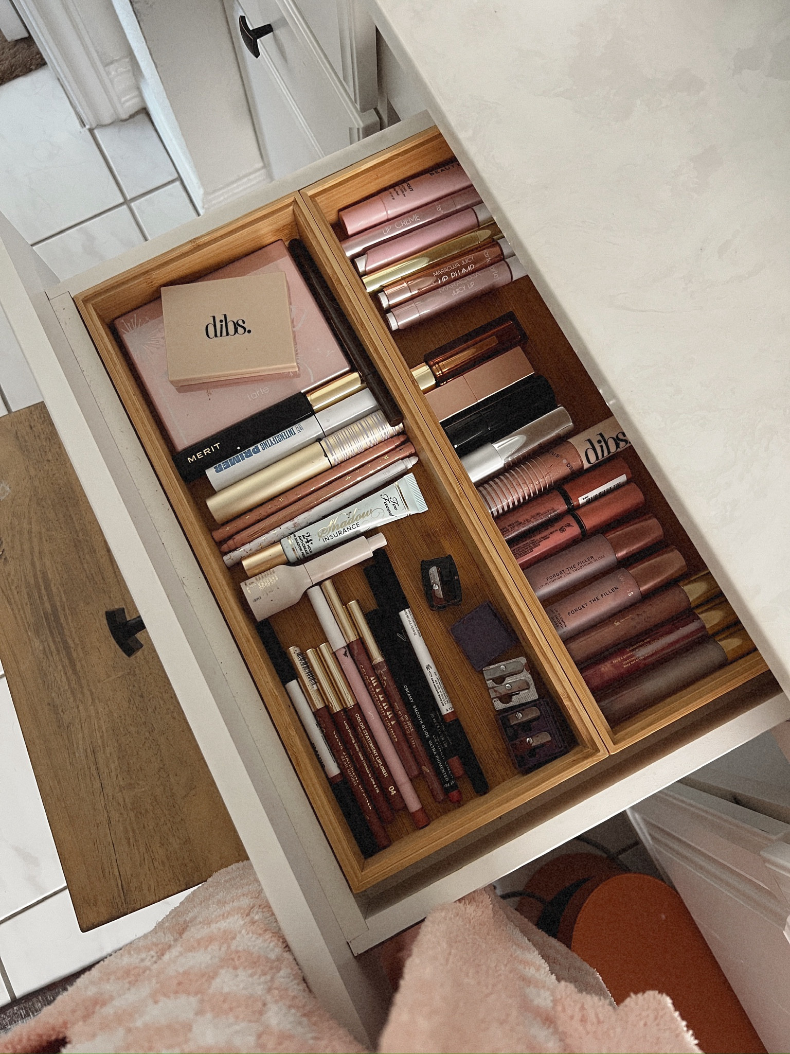 Makeup drawer organization! Love these bamboo drawer dividers to keep everything separated.



#LTKHome #LTKBeauty