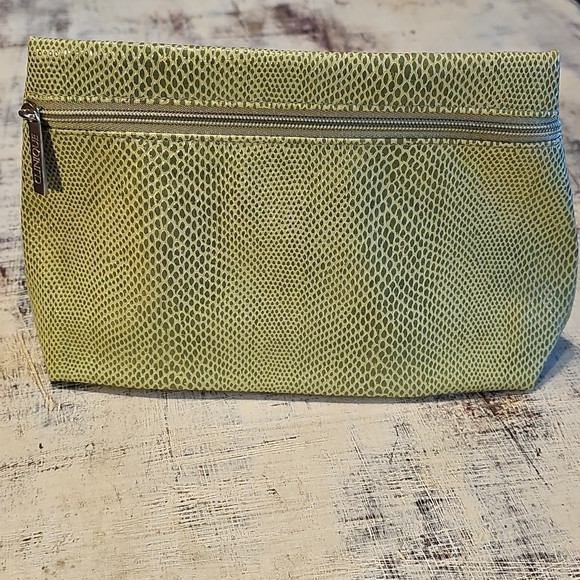 3 for $10 🐍 NWOT Clinique Snakeskin Makeup Bag | Green Faux Leather | Poshmark