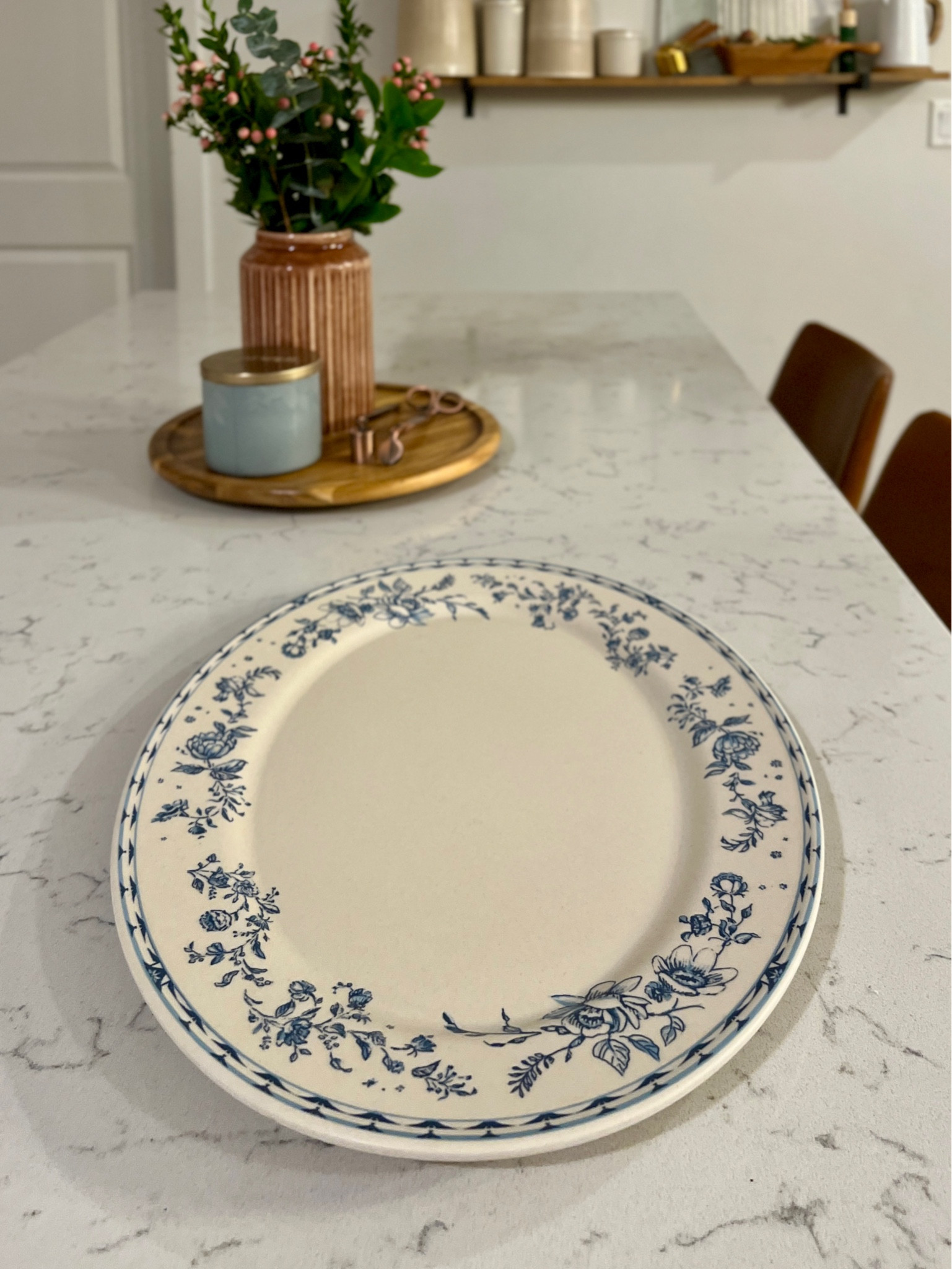 In case you’re looking for pretty serving platters like I was, this one is gorgeous and large, almost 17x13, and arrives before Christmas! 

Melamine blue floral platter

#LTKHome #LTKHoliday #LTKParties