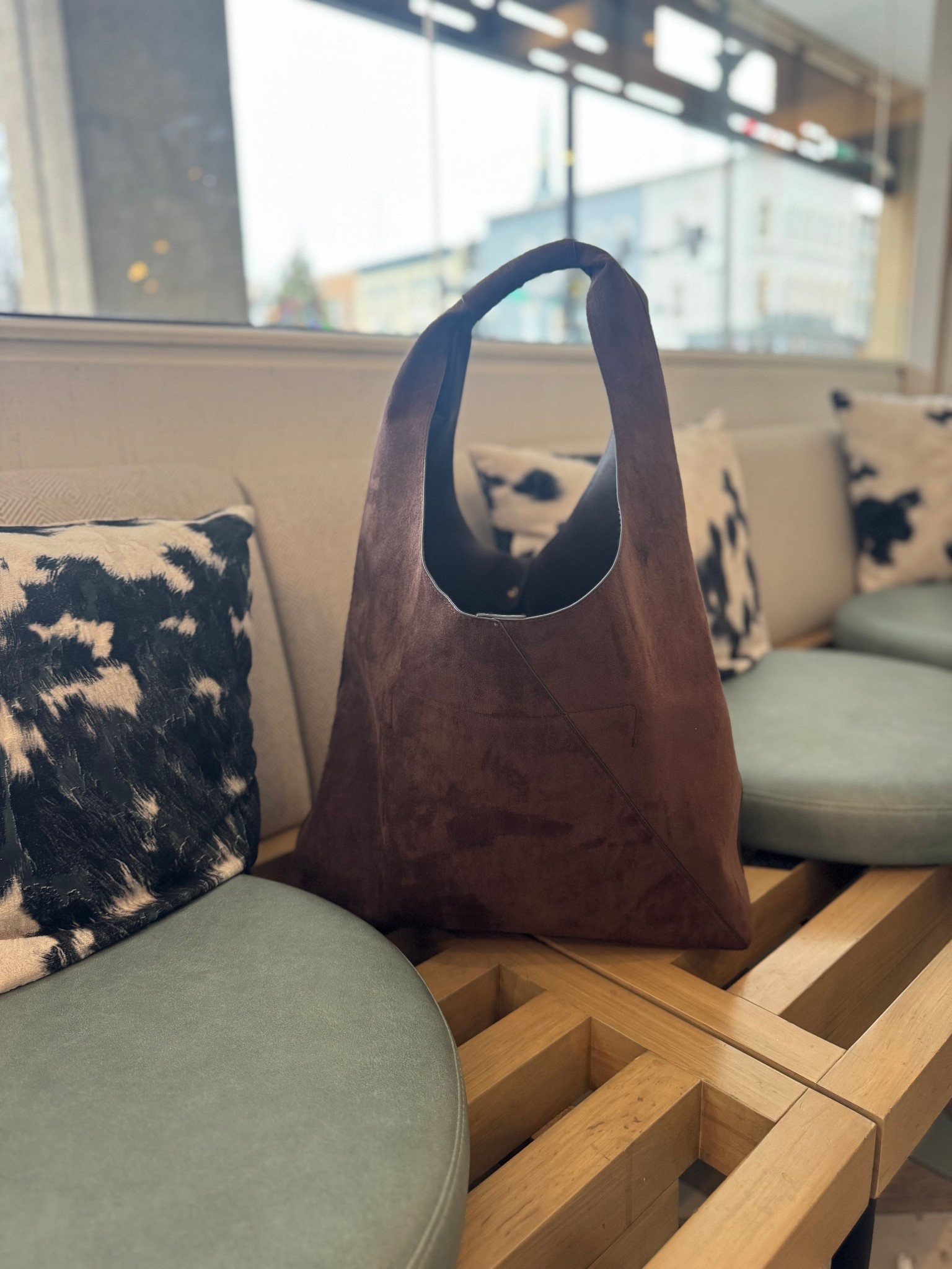 The slouchy suede hobo style is having a moment, and for good reason.
Soft structure, lived-in texture, and that effortless “cool but still chill” shape.
It’s roomy enough for real life & holding allll the things, but still feels elevated.

This one gives that chic, high-end look for a fraction of the cost, and still feels super high quality.
It’s basically the bag equivalent of a great oversized sweater. 🤎

#LTKFindsUnder50