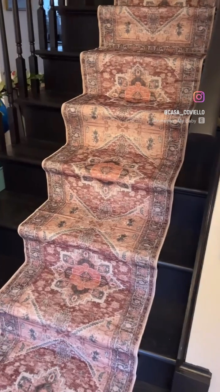 Staircase glow up! Added a washable runner to it and am loving the contrast against the black 🙂 super affordable too!! 