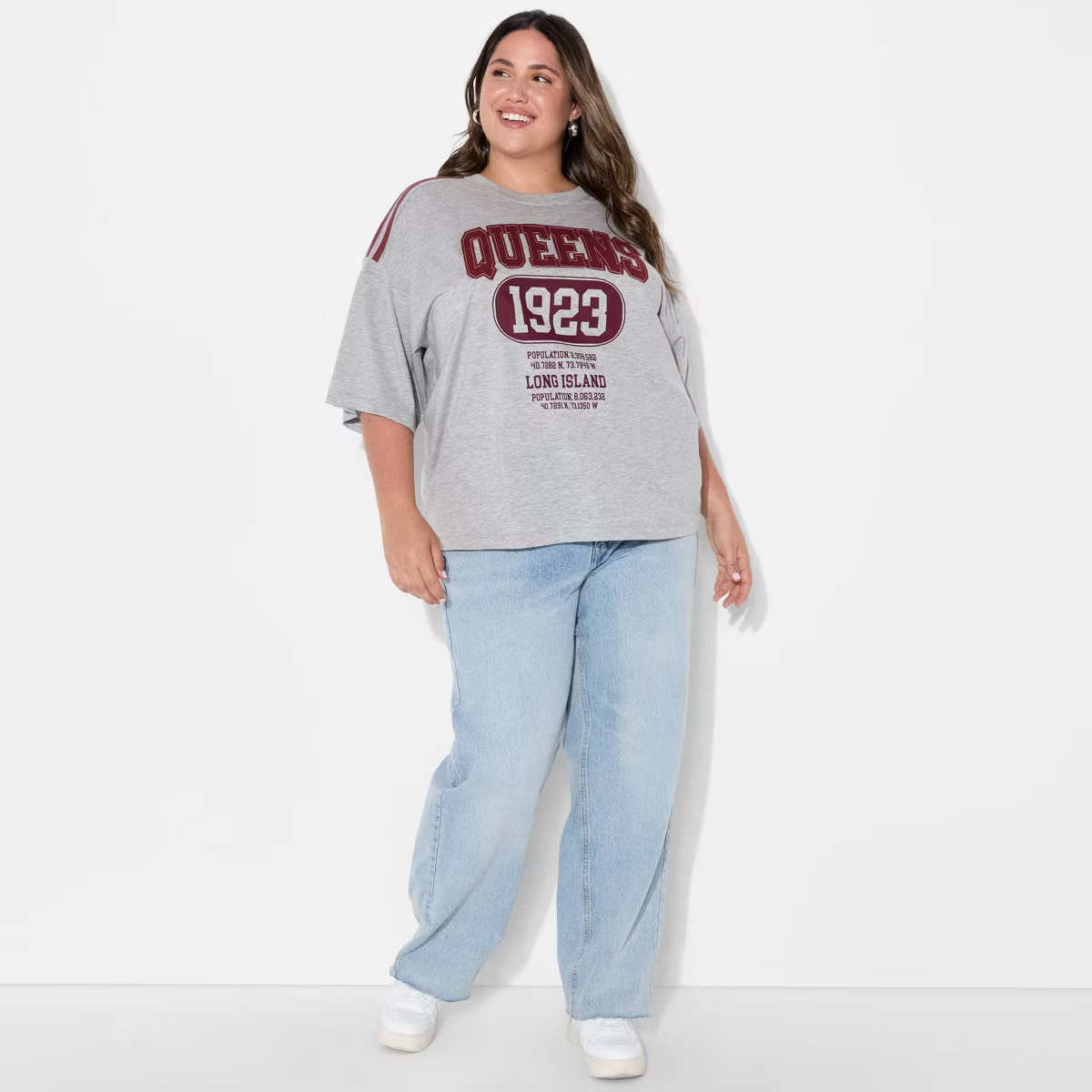 Women's Queens NY Oversized Short Sleeve Graphic T-Shirt - Light Gray | Target