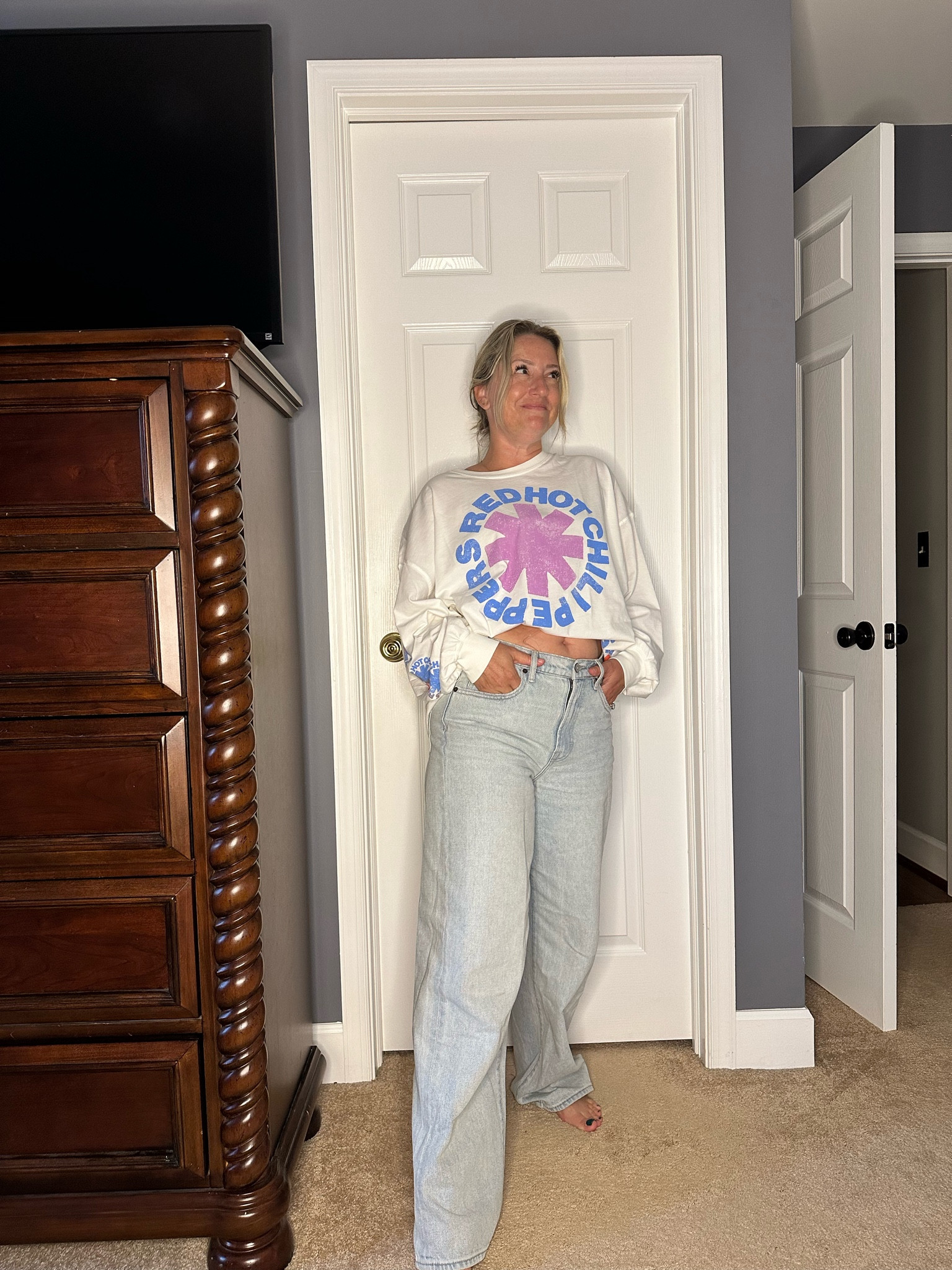 Band tee
Red Hot Chili Peppers
Long sleeve graphic
Wide leg baggy jean
Revolve
Mom ootd

#LTKOver40 #LTKU #LTKMidsize