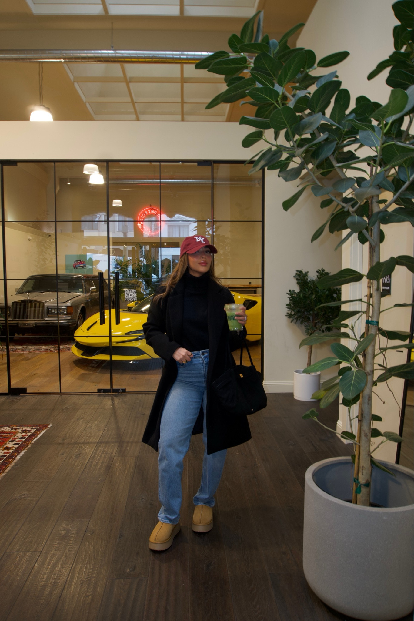 Outfit inspo✨loved it!!
sweater size S
Jeans size 4
Trench coat size M for an oversized Fit
Boots 7.5 medio numero mas
El bag la calidad es 10/10 

