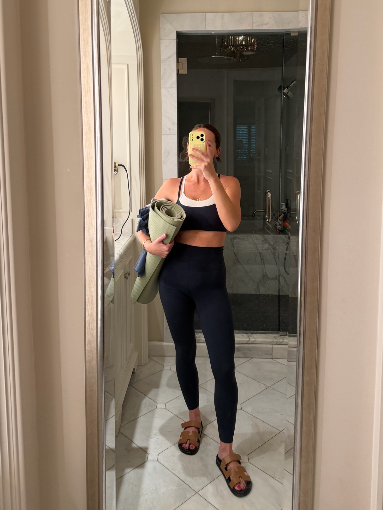 LOVE this @Target set! Thin & stretchy materiel, perfect for a hot sculpt class🔥. Wearing a small in both!

#LTKootd #LTKActive #LTKmorningroutine
