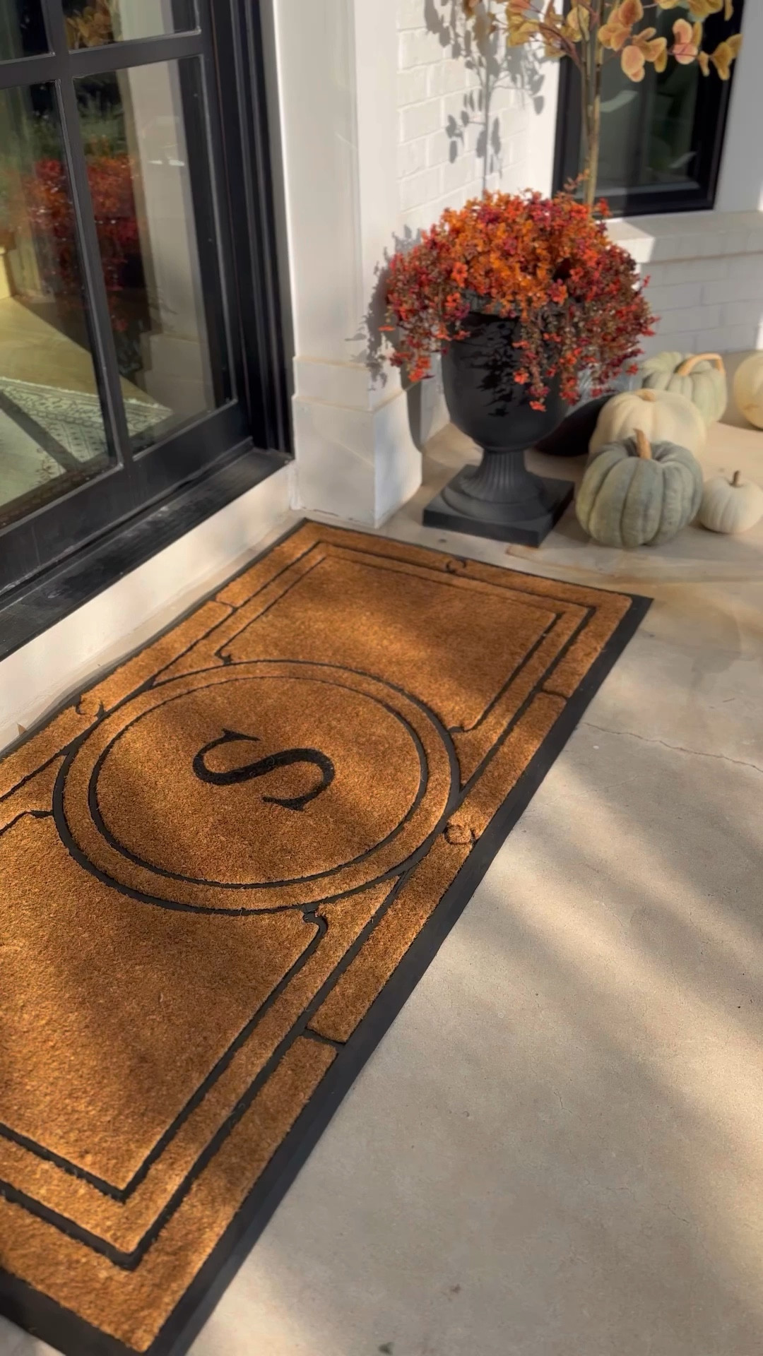My monogrammed front door mat for fall!

#LTKHome #LTKSeasonal #LTKStyleTip