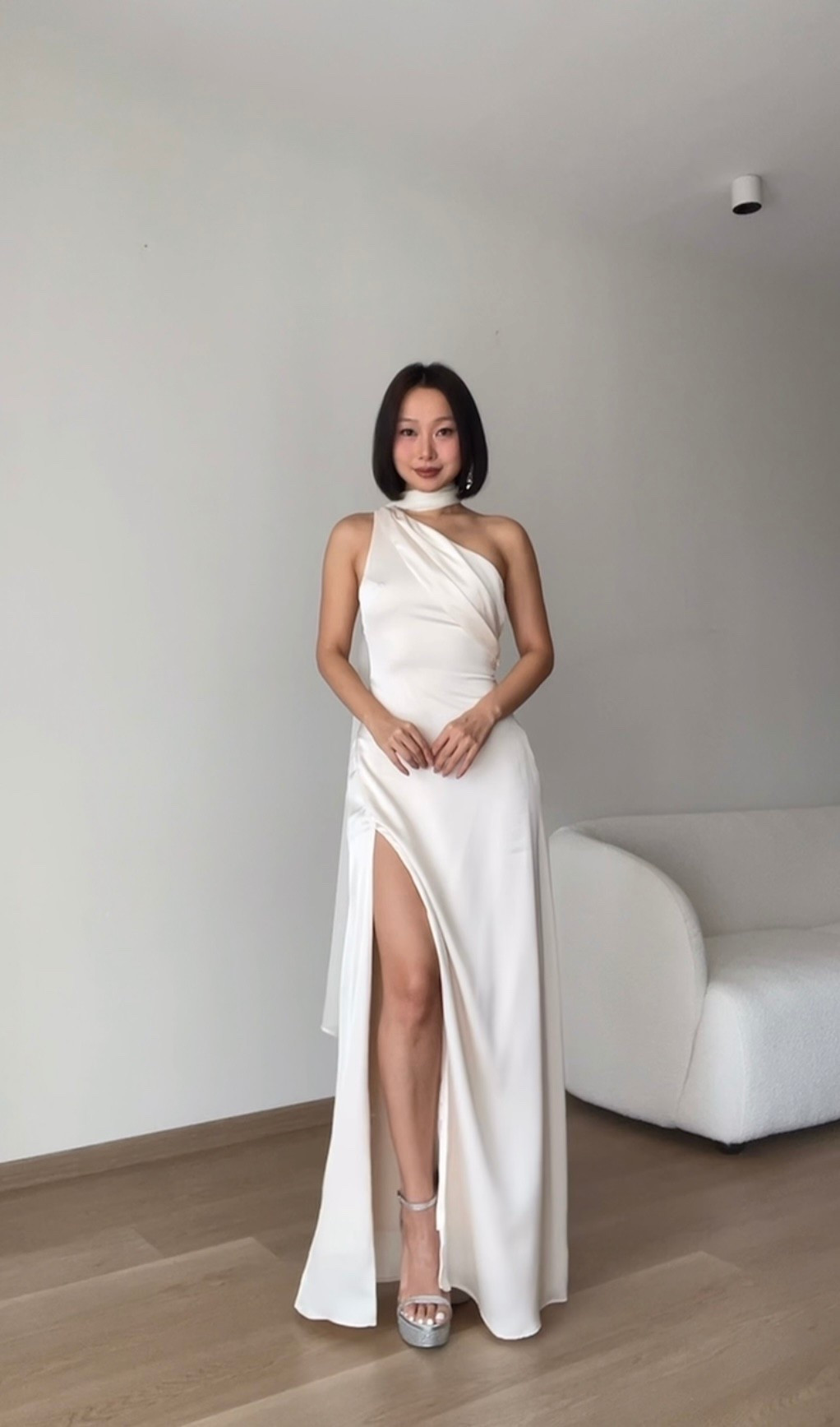 white prom dress inspo | long satin dresses (my picks)



perfect for prom, formal, or modern bridal-inspired looks ✨ one-shoulder + satin + high slit white long dress inspo. my picks are linked.

#LTKootd #LTKFindsUnder100 #LTKWedding