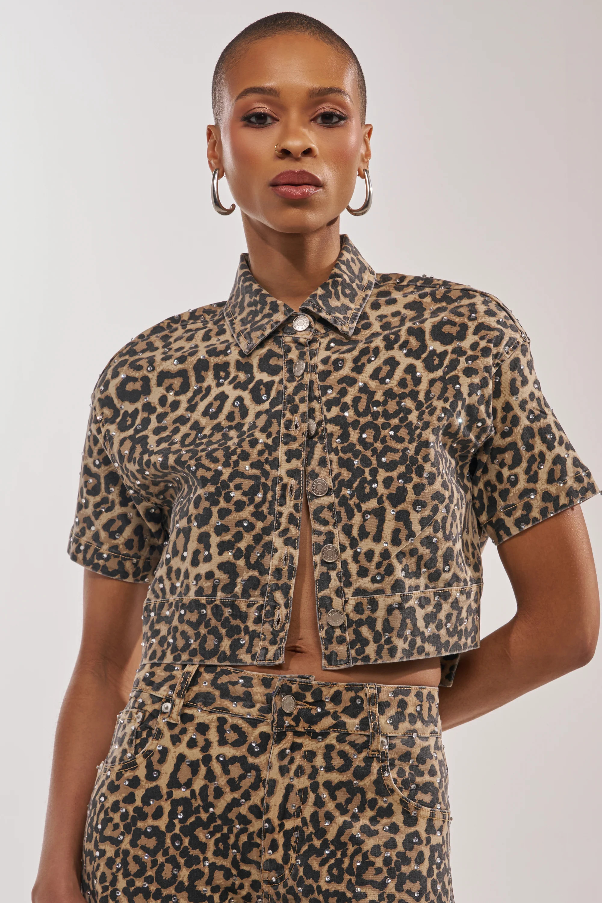 LEOPARD SISTA BUTTON DOWN | AKIRA