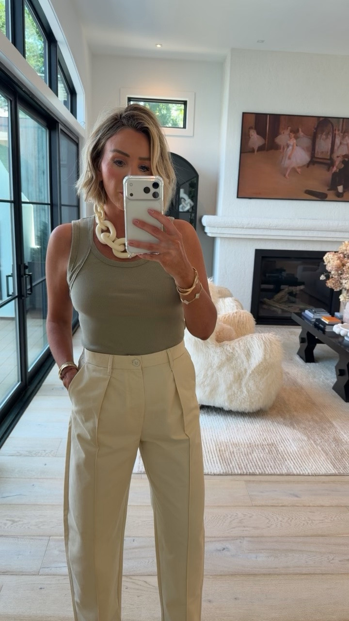 Giving elevated designer vibes from target 🔥🔥🔥 tank on sale for less than $10.00 wearing a 4 in pants