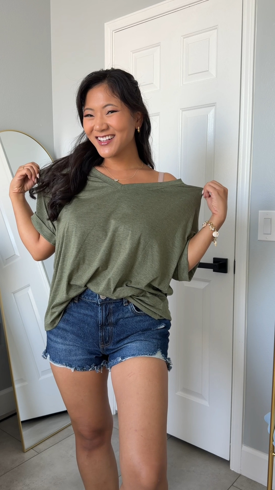 Women's Oversized T Shirts V Neck Short Sleeve Summer t-shirt only $14 comes in multiple colors and wearing size medium