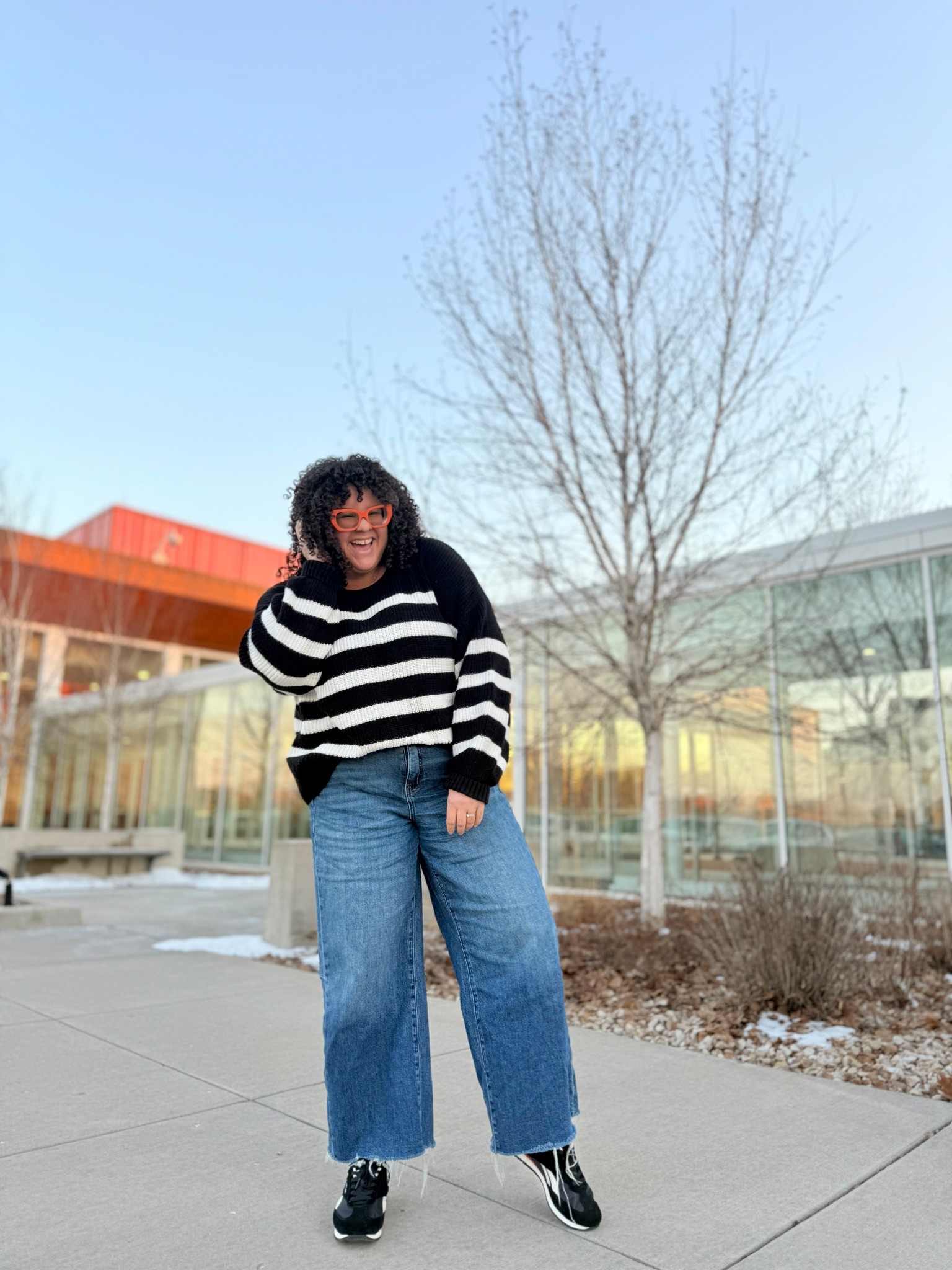 Spring transitional wardrobe loading…#everevepartner

This black and white striped Gap sweater is still winter appropriate yet transitions easy to spring. I found it at my local Costco on clearance for $7.50! 😮 

I paired it with my new favorite Kut from the Kloth Meg jeans from Evereve.

And finished with some classic black and white Reebok kicks! 

#LTKootd #LTKMidsize #LTKOver40