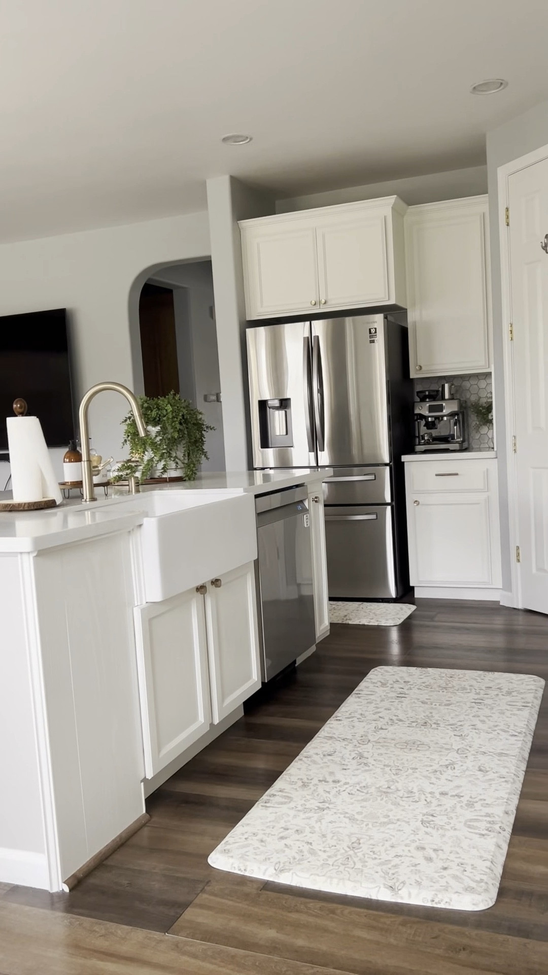Our most recent upgrade is the flooring (which I love)😍
. I remember
everyone questioning my color choice for cabinets but I have zero complaints and still love them.
There's still so much more I
would like to do in this space.
-Take the cabinets up to the ceiling
-Swap the paint on the walls to Seapearl by @Benjamin Moore
-Finish adding hardware to the drawers
-Change the doorknob on the pantry door.
STAY TUNED! Be sure to follow me on YouTube for all of our home improvement projects
#buildergradeupgrade #homerenovation #lowespartner #loweshomeimprovement
#Homelnspo @Lowe's

#LTKHome
