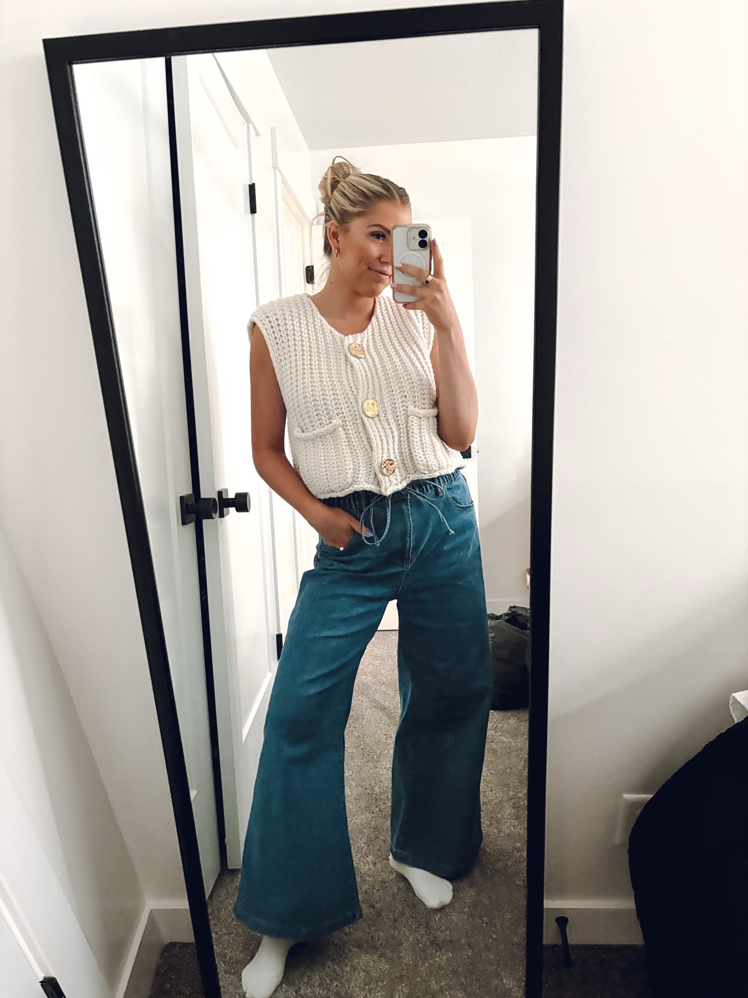 been wearing these elastic waist jeans on repeat since having my baby! great for pregnancy and postpartum but also anyone because they’re so comfortable!

I did size up one to size 8!

| womens jeans | postpartum | spring fashion

#LTKmomlife #LTKdayinmylife